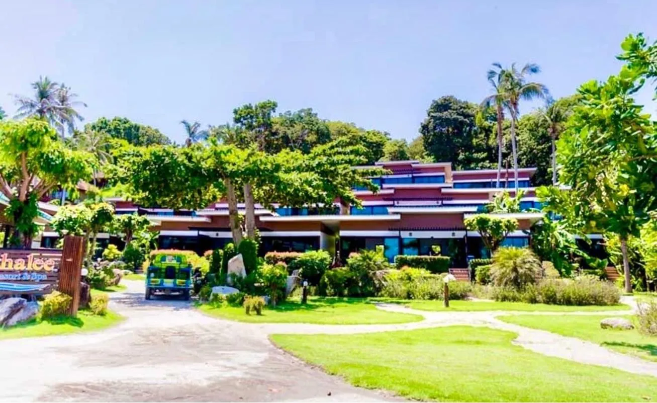 Property building in Kathalee Beach Resort & Spa