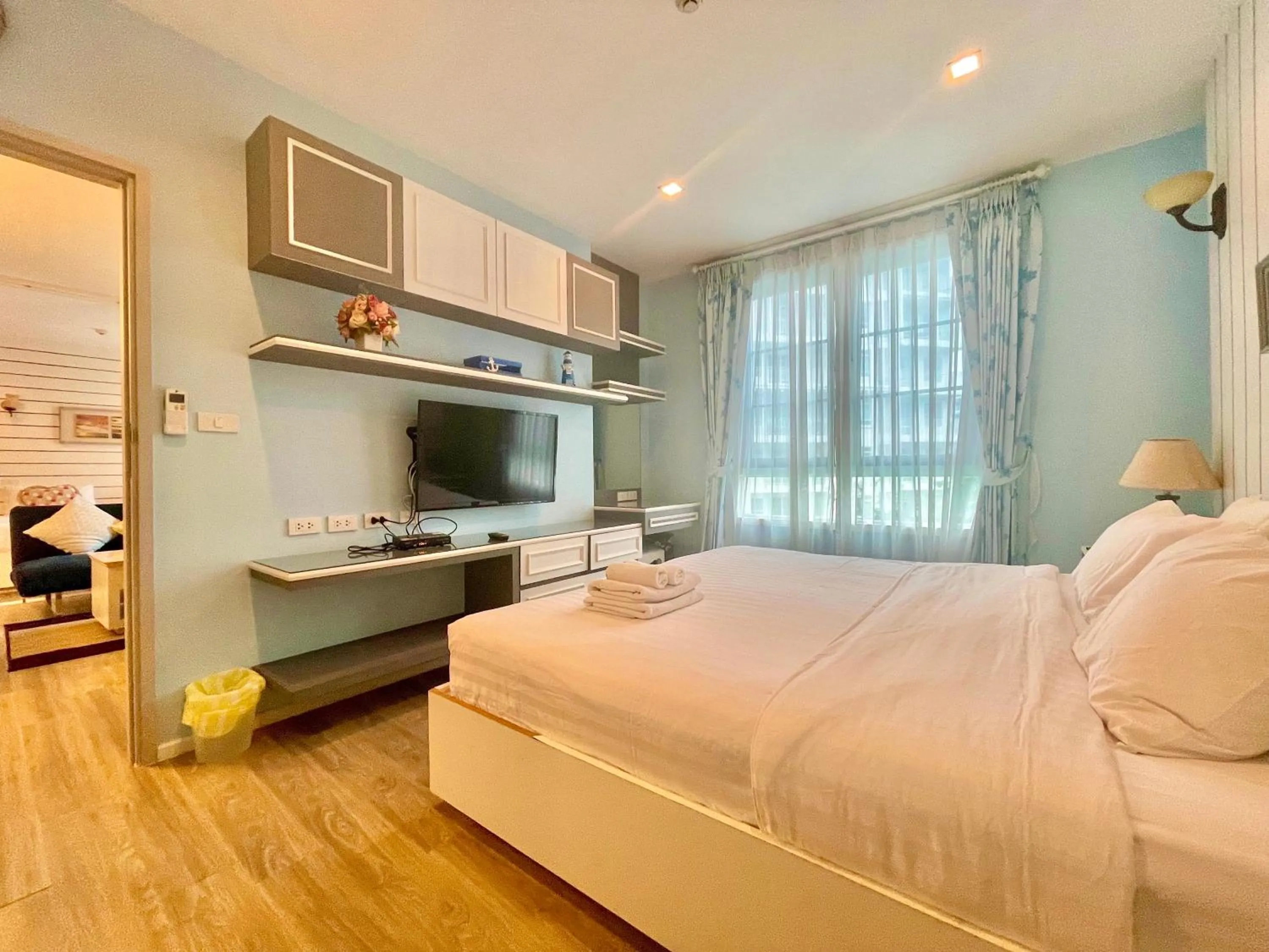 Bed in Summer Huahin Condo 2 Bedrooms Pool View Classic Room