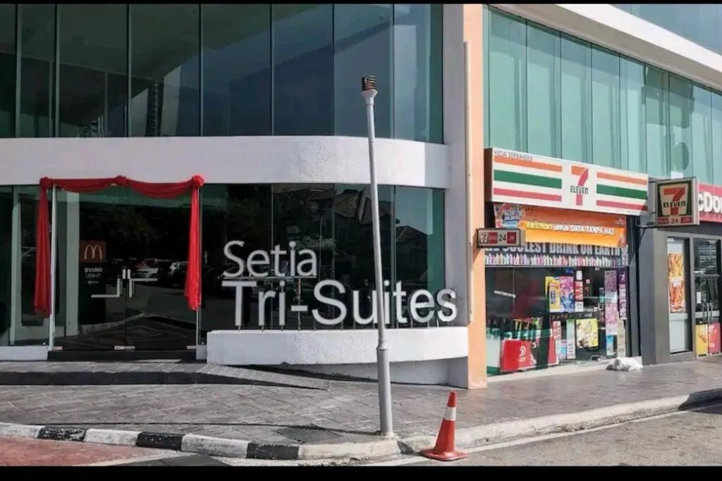 Street view in Unicorn Fairy Theme 2BR Airport Suite# Straits Intl# Pantai Hospt