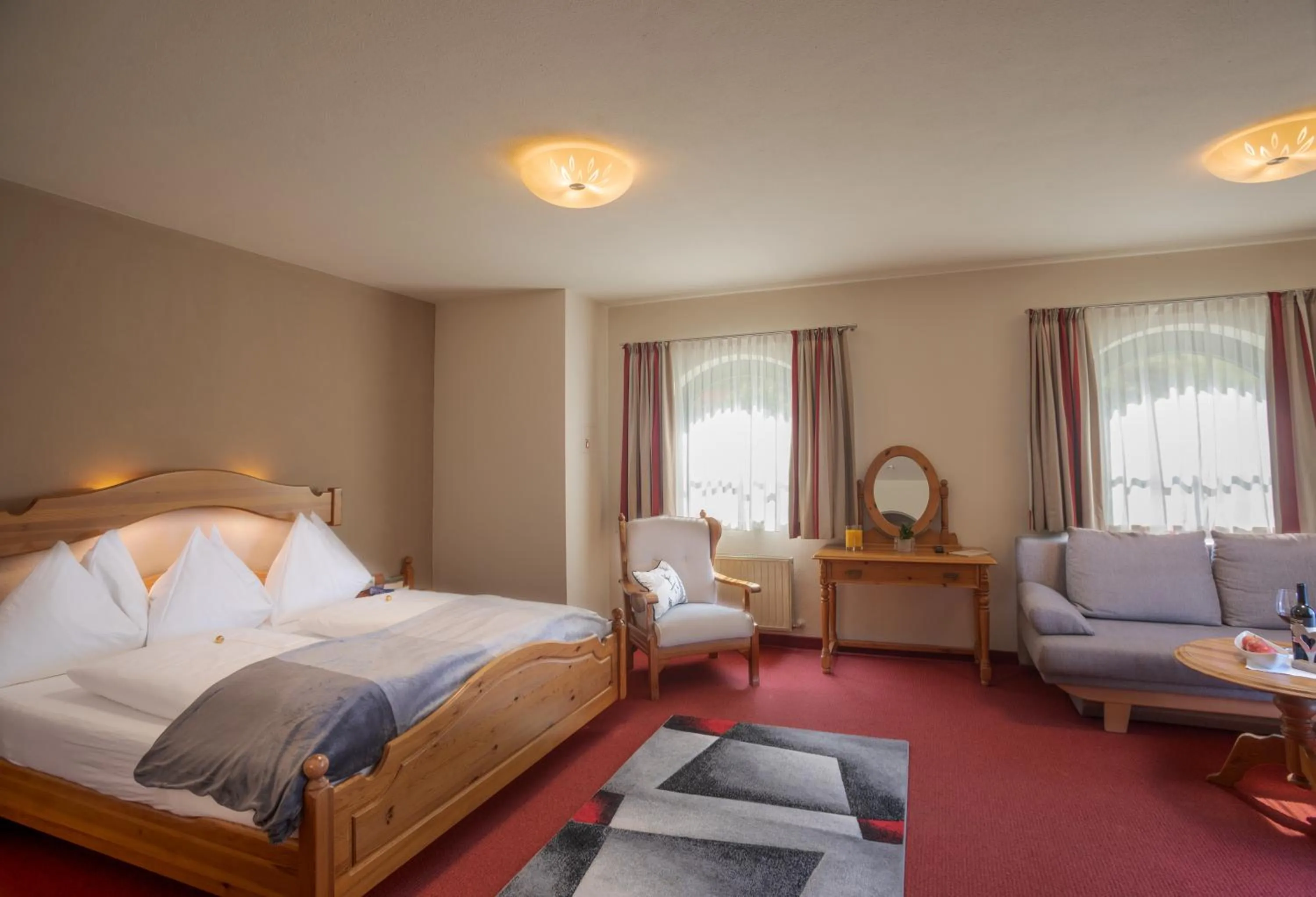 Photo of the whole room, Bed in Stegers Boutique House