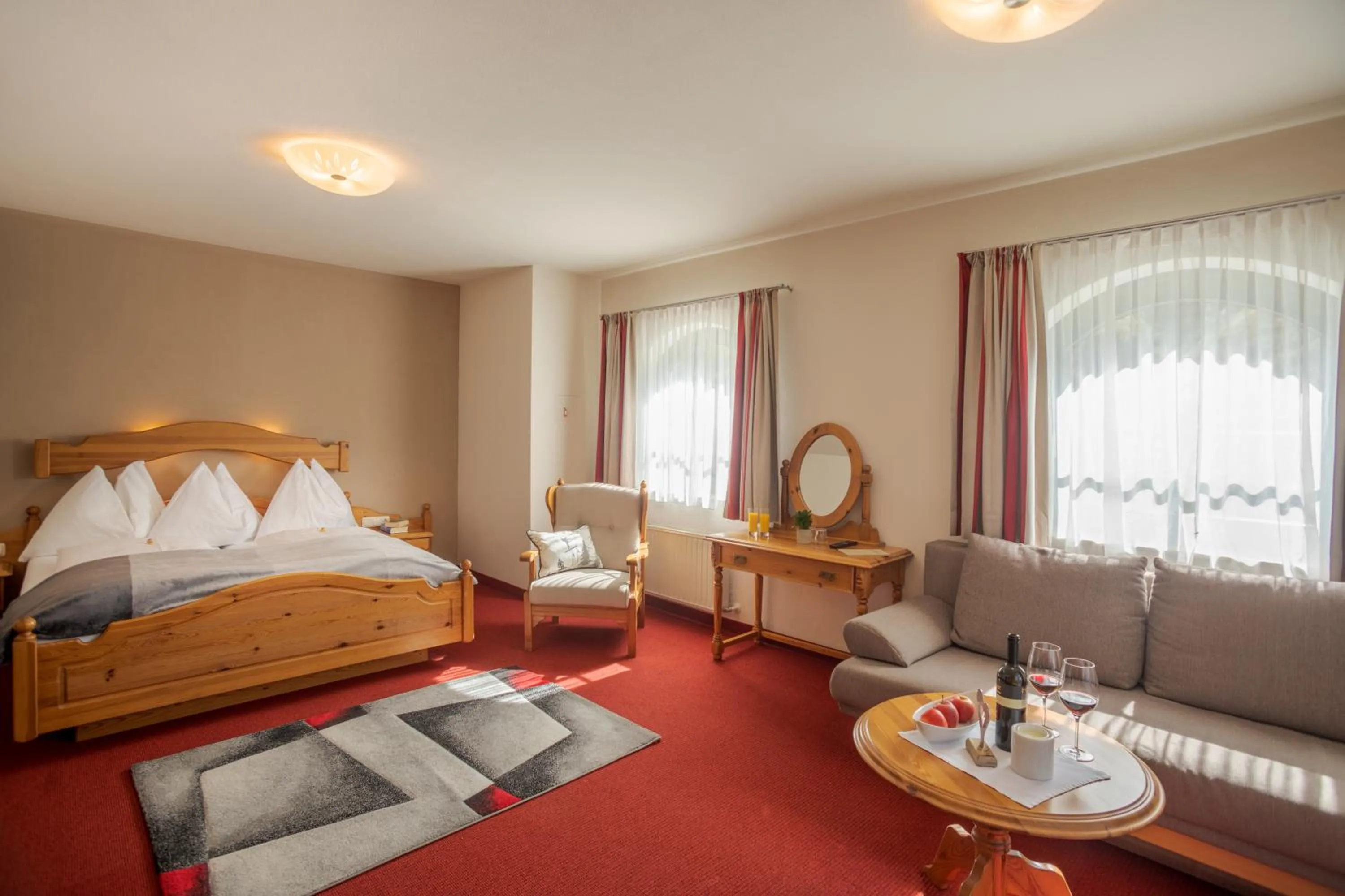 Photo of the whole room, Bed in Stegers Boutique House