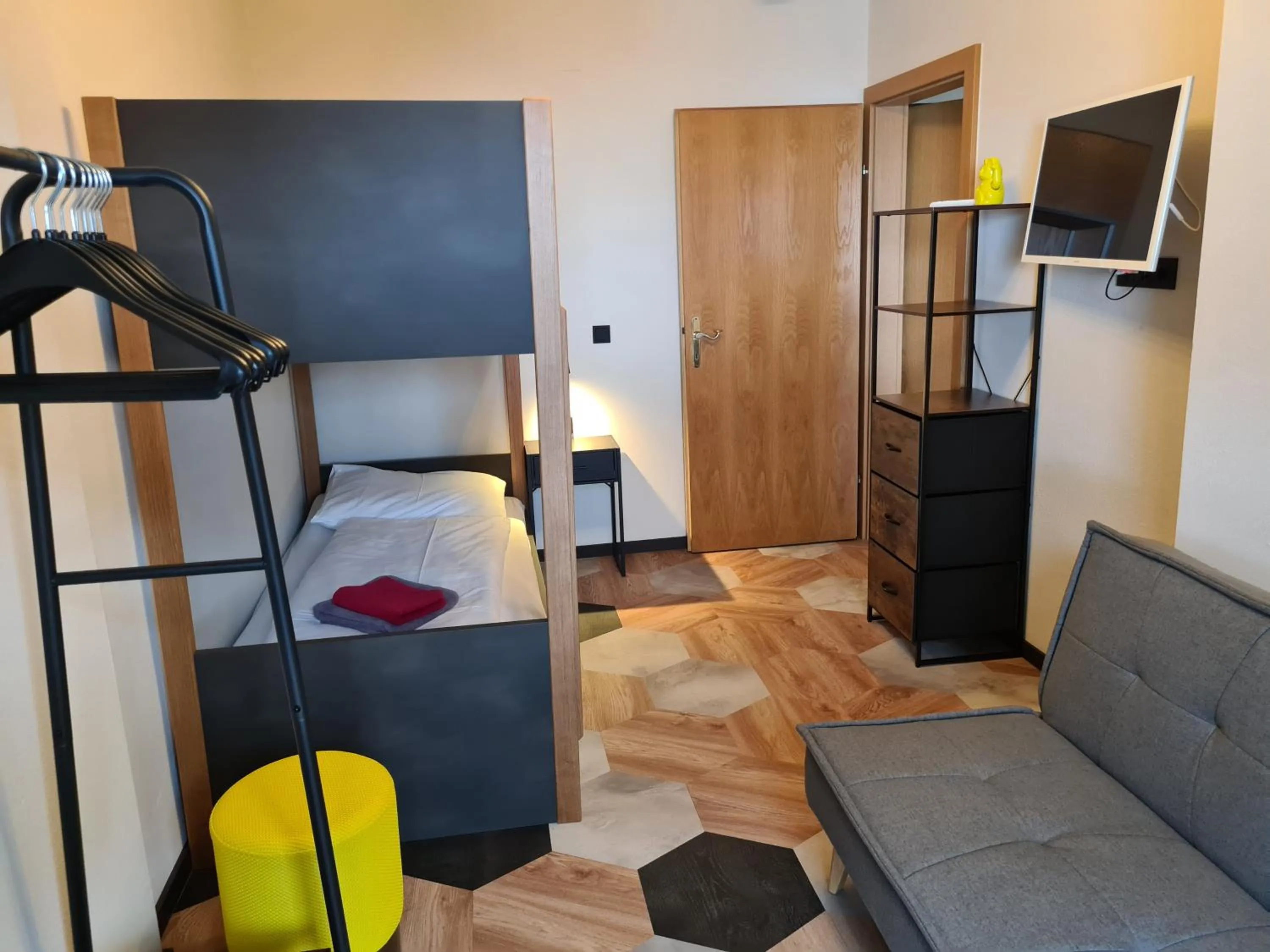 Photo of the whole room, Bed in Stegers Boutique House