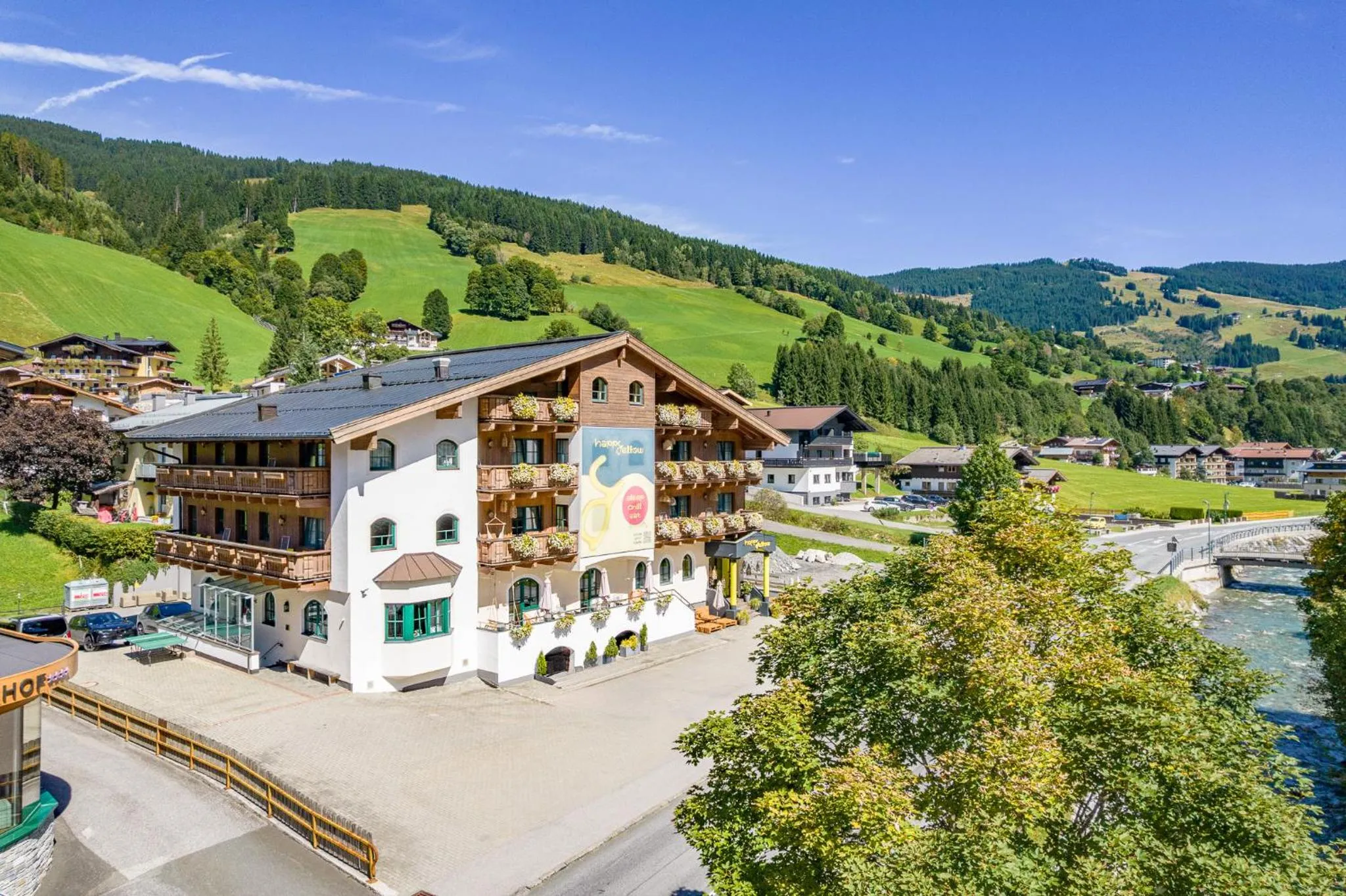 Property building in Boutique House happYellow Saalbach