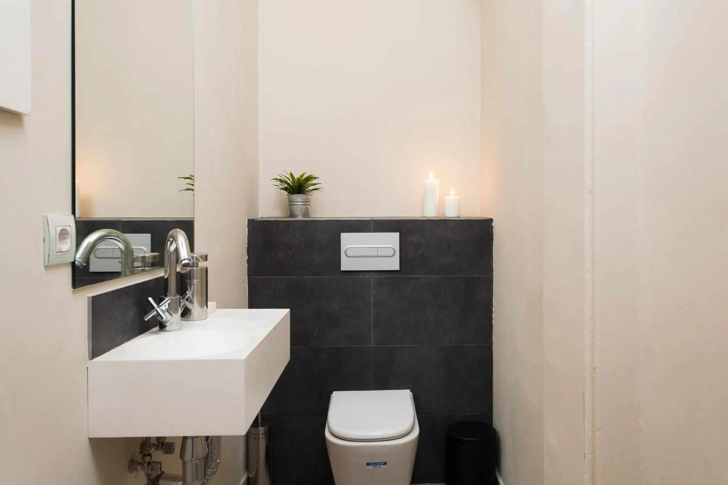 Toilet in Key Plaza Cataluña Bliss