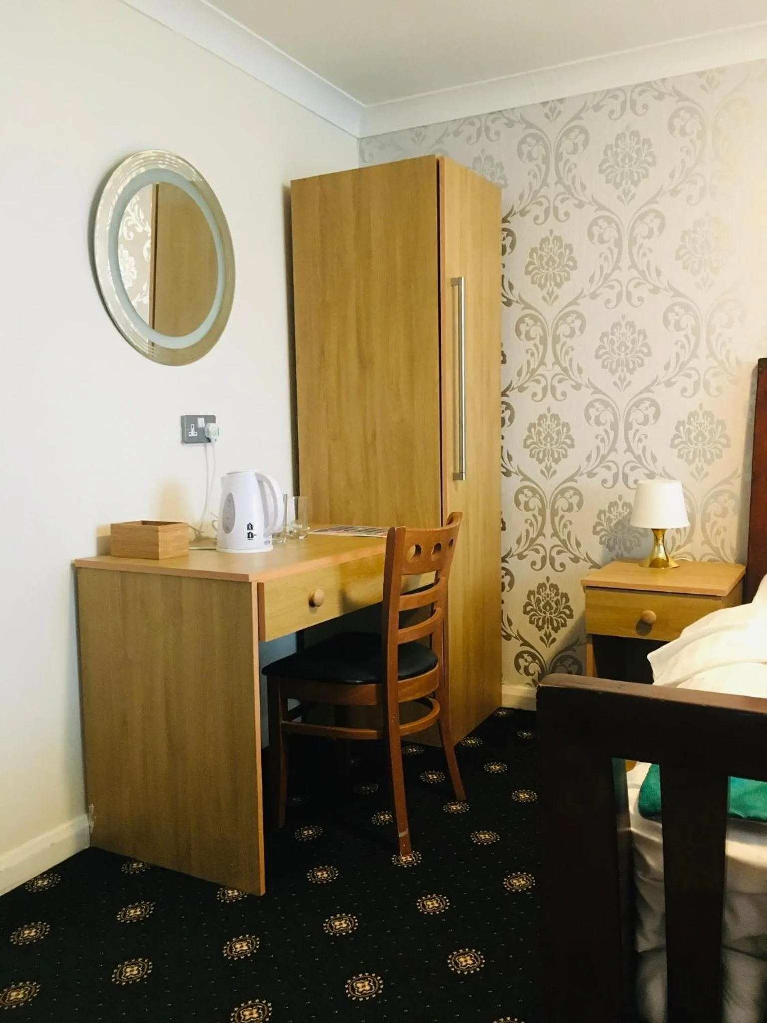 wardrobe in Hotel Knowesgate