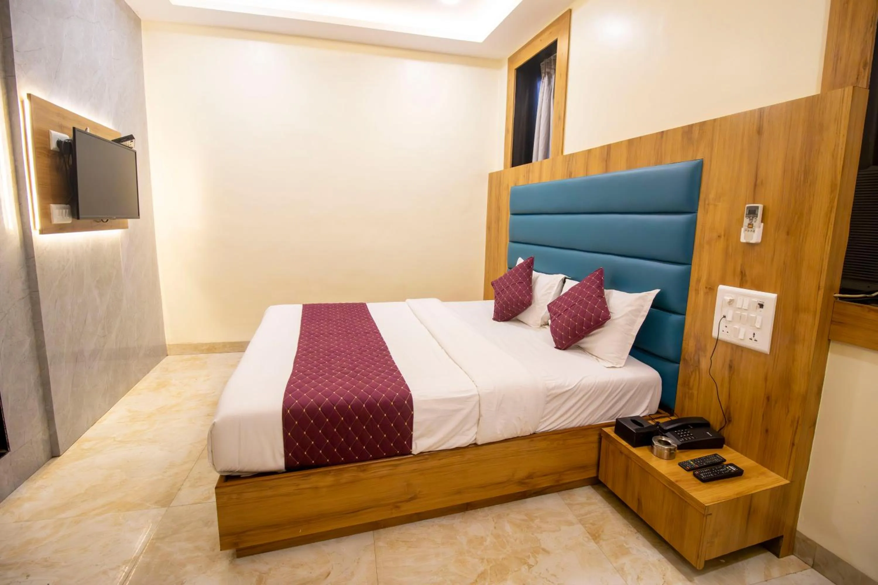 TV and multimedia, Bed in Hotel National - Grant Road