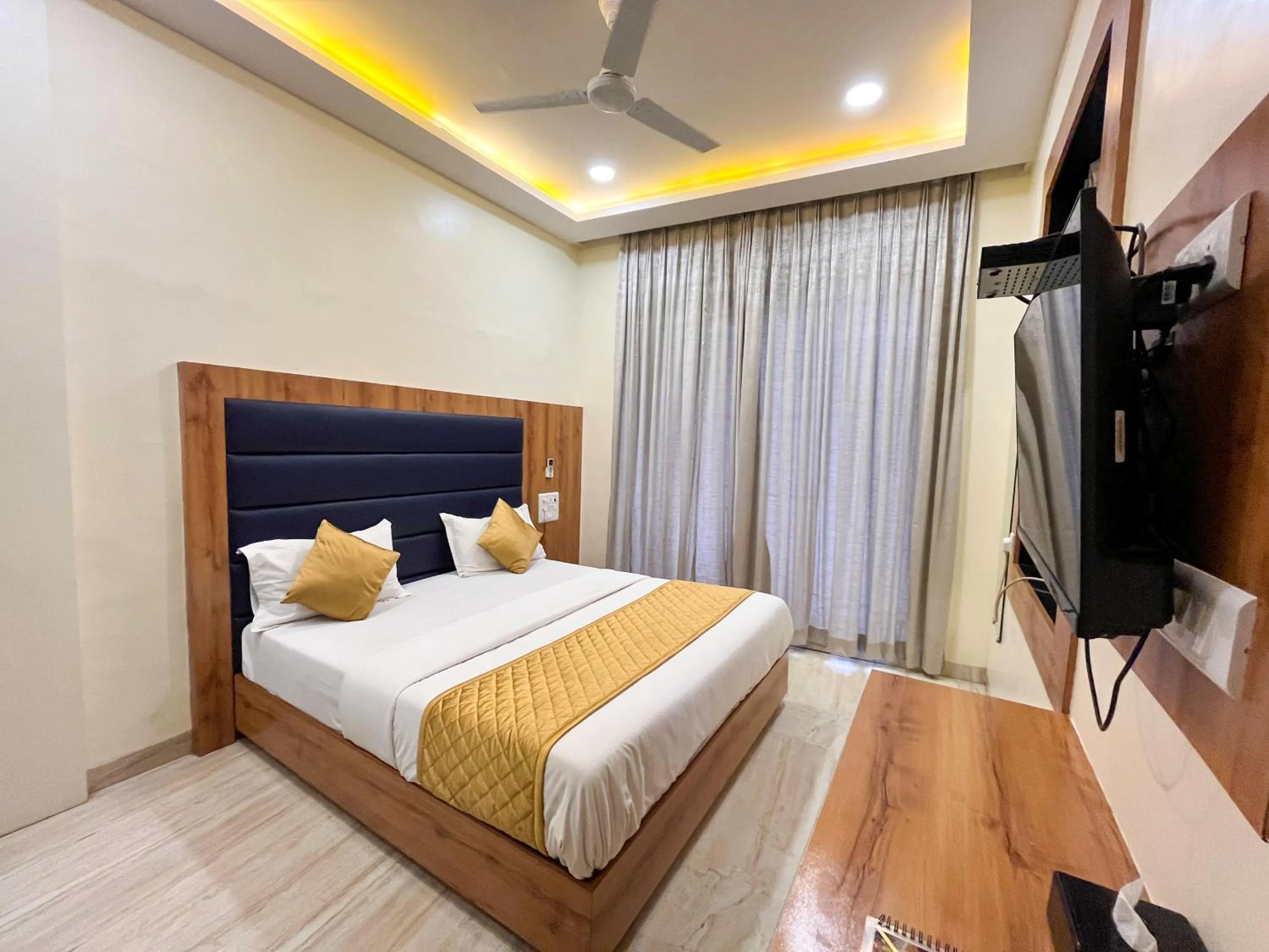 TV and multimedia, Bed in Hotel National - Grant Road