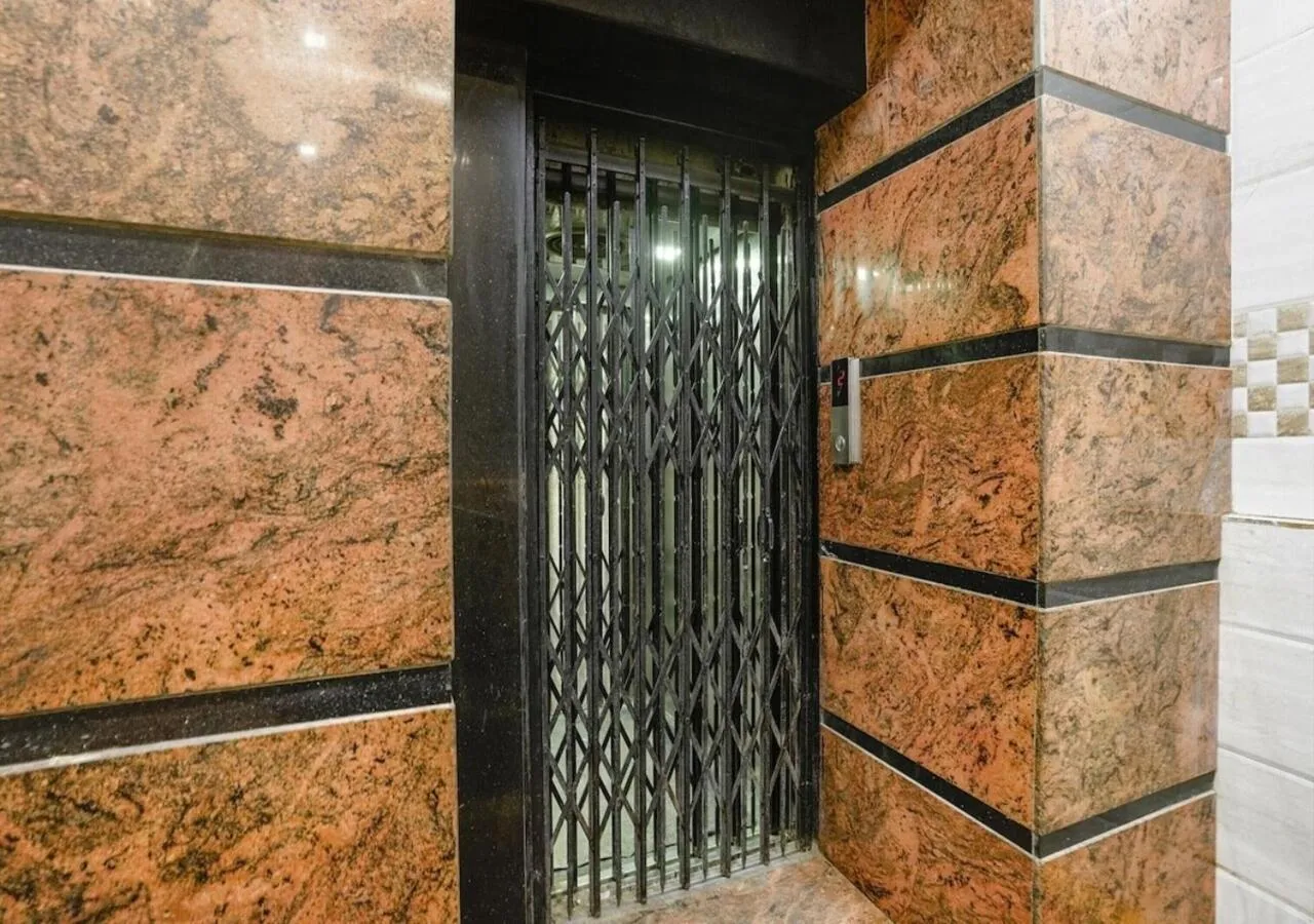 elevator in Hotel National - Grant Road