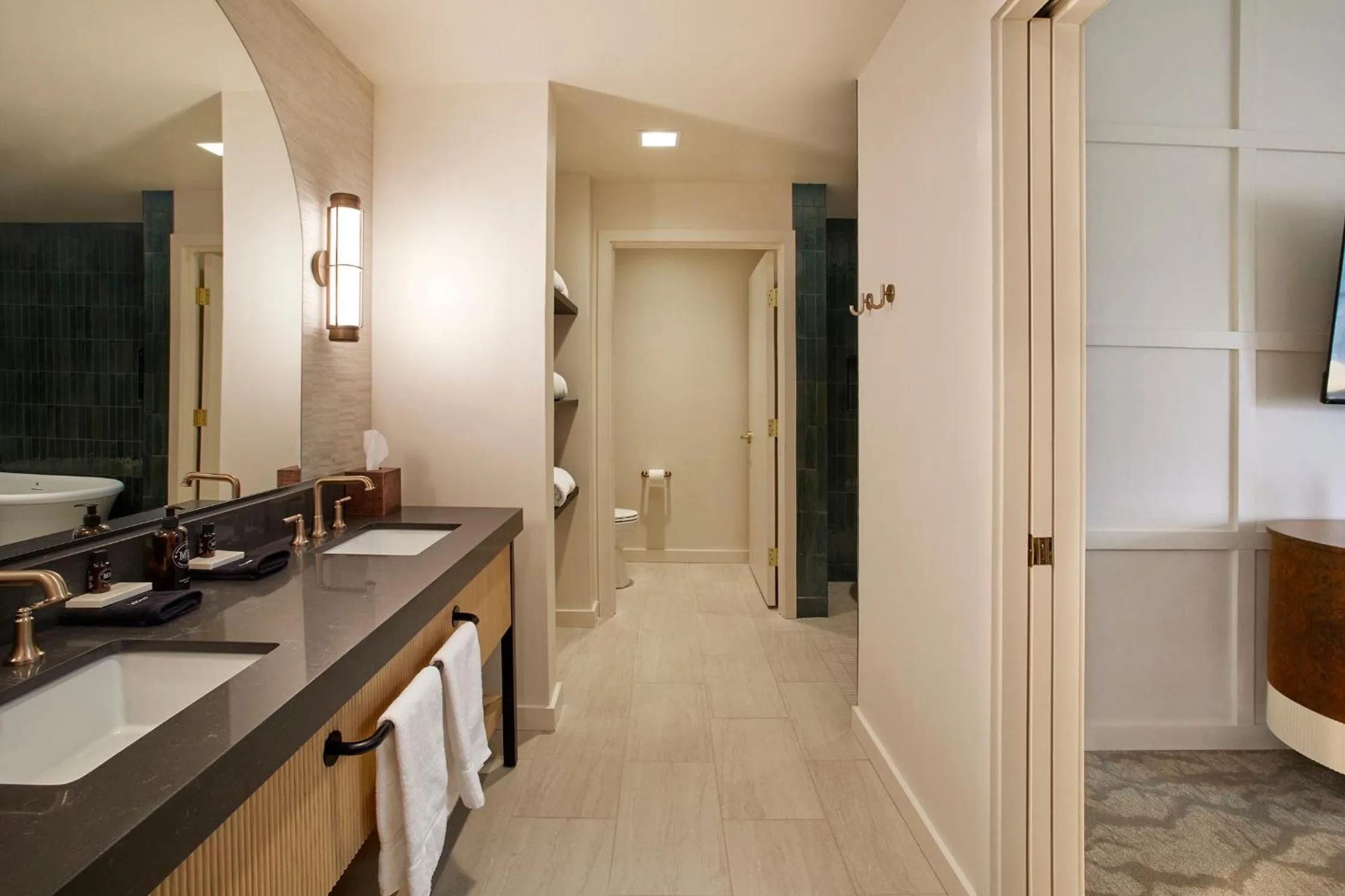 Bathroom in Hotel Brookmere & Arbor Spa