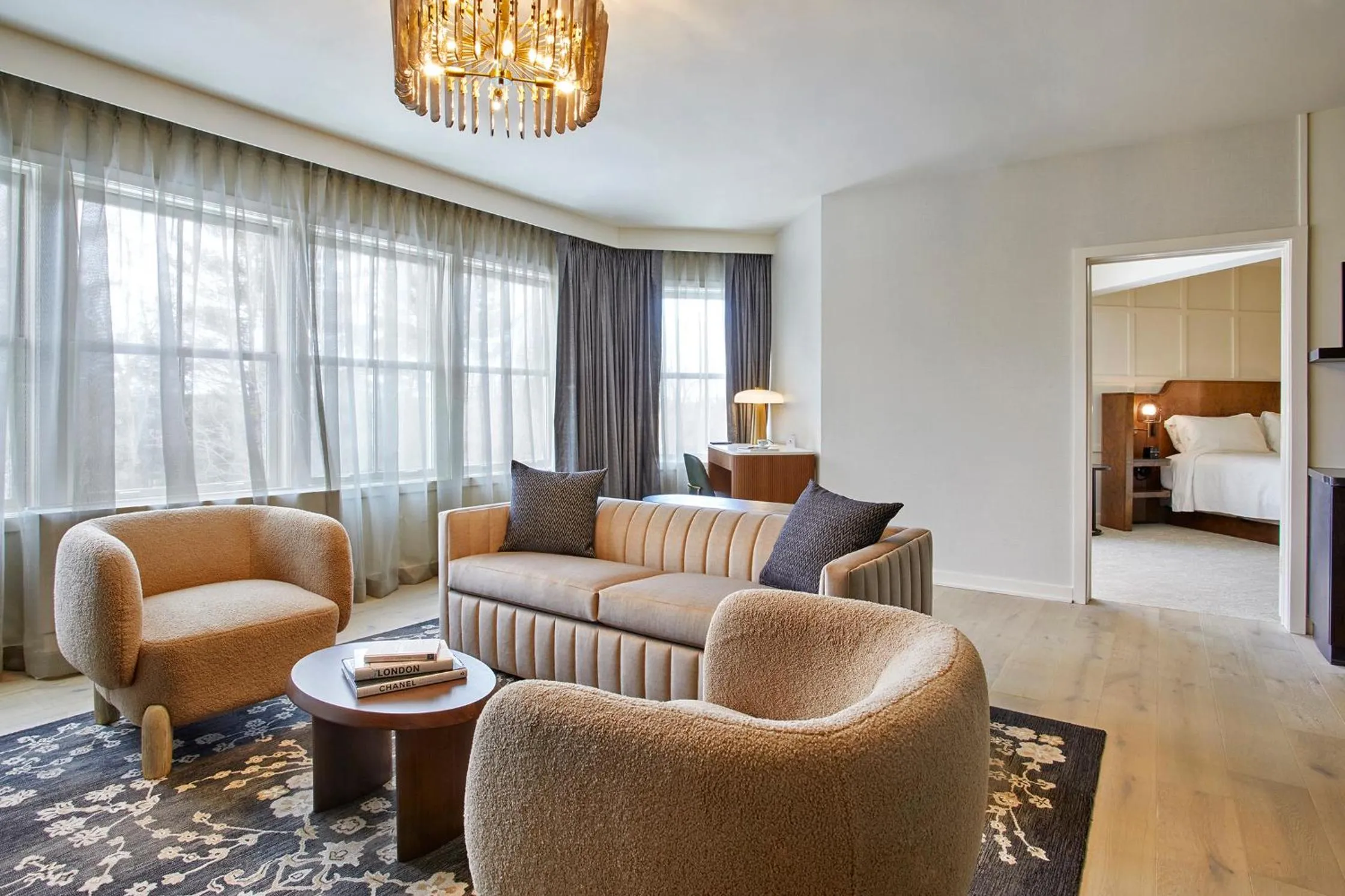 Living room, Bed in Hotel Brookmere & Arbor Spa