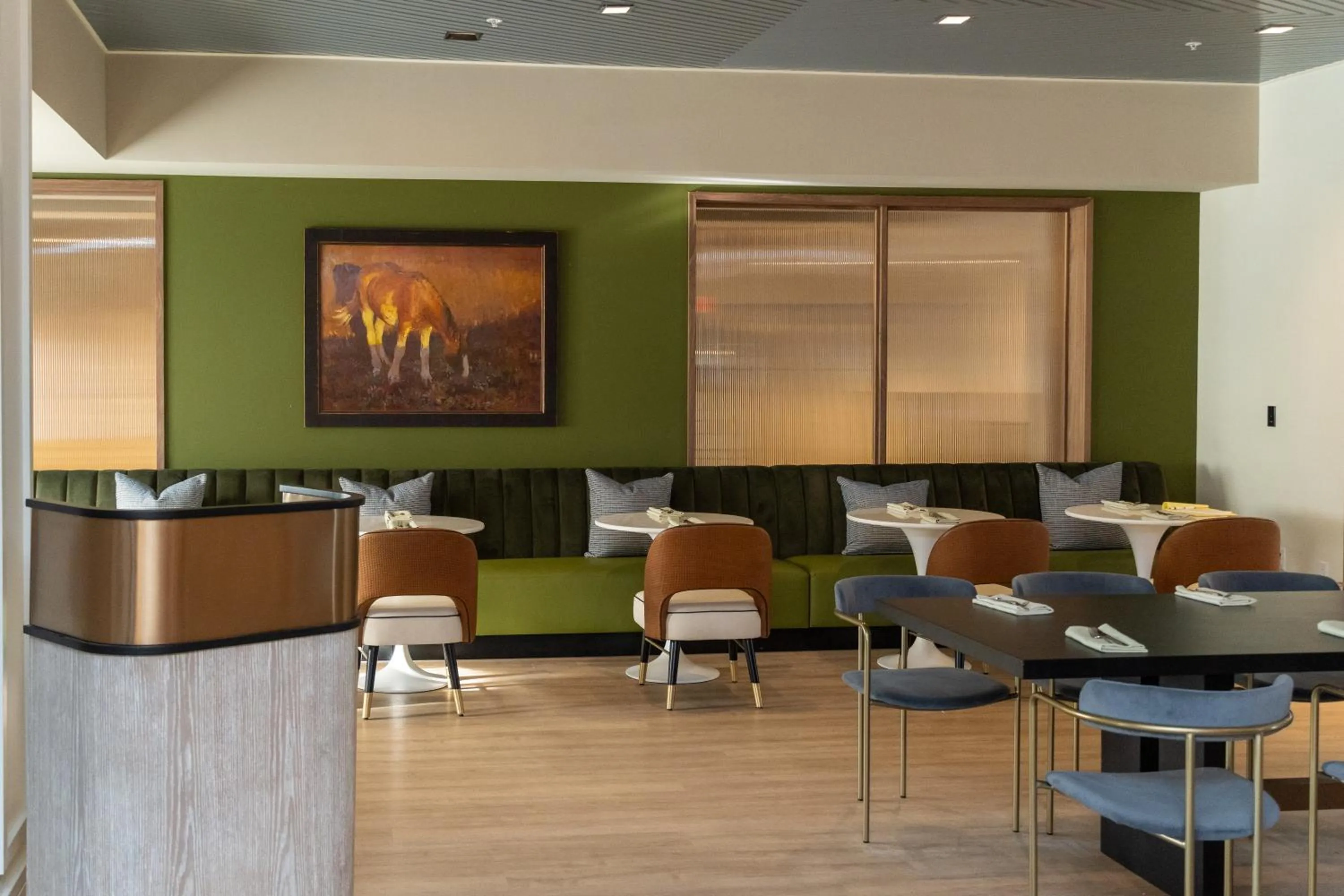 Restaurant/places to eat in Hotel Brookmere & Arbor Spa