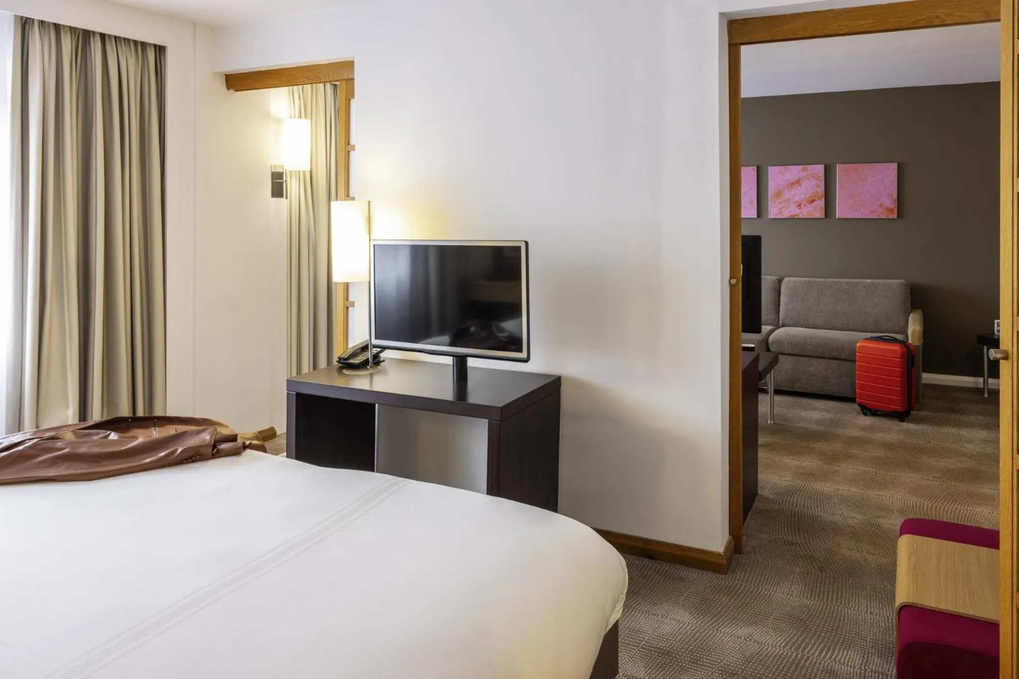 Bedroom, Bed in Novotel Bristol Centre