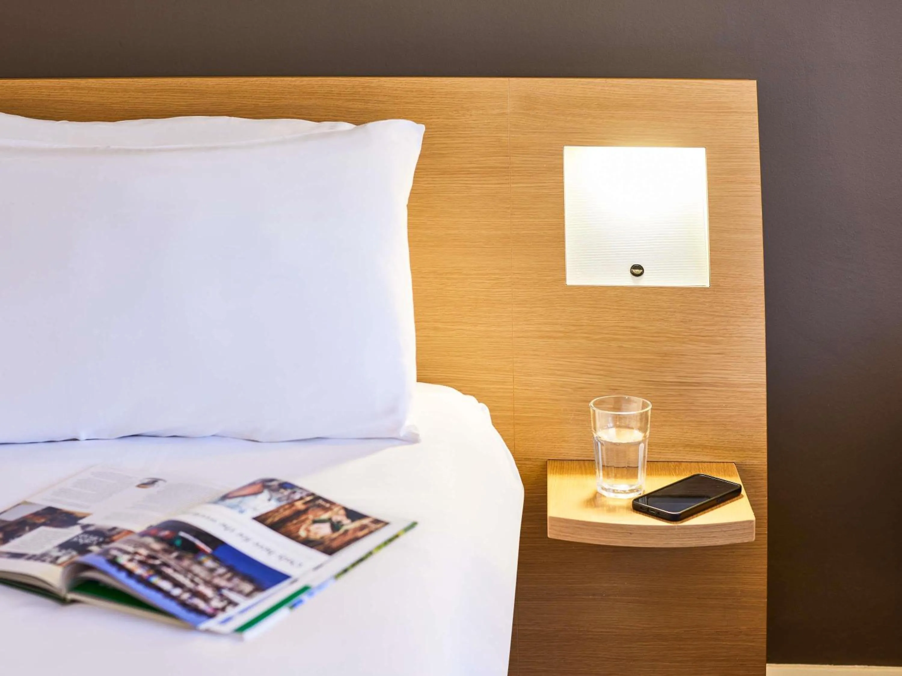 Bedroom, Bed in Novotel Bristol Centre