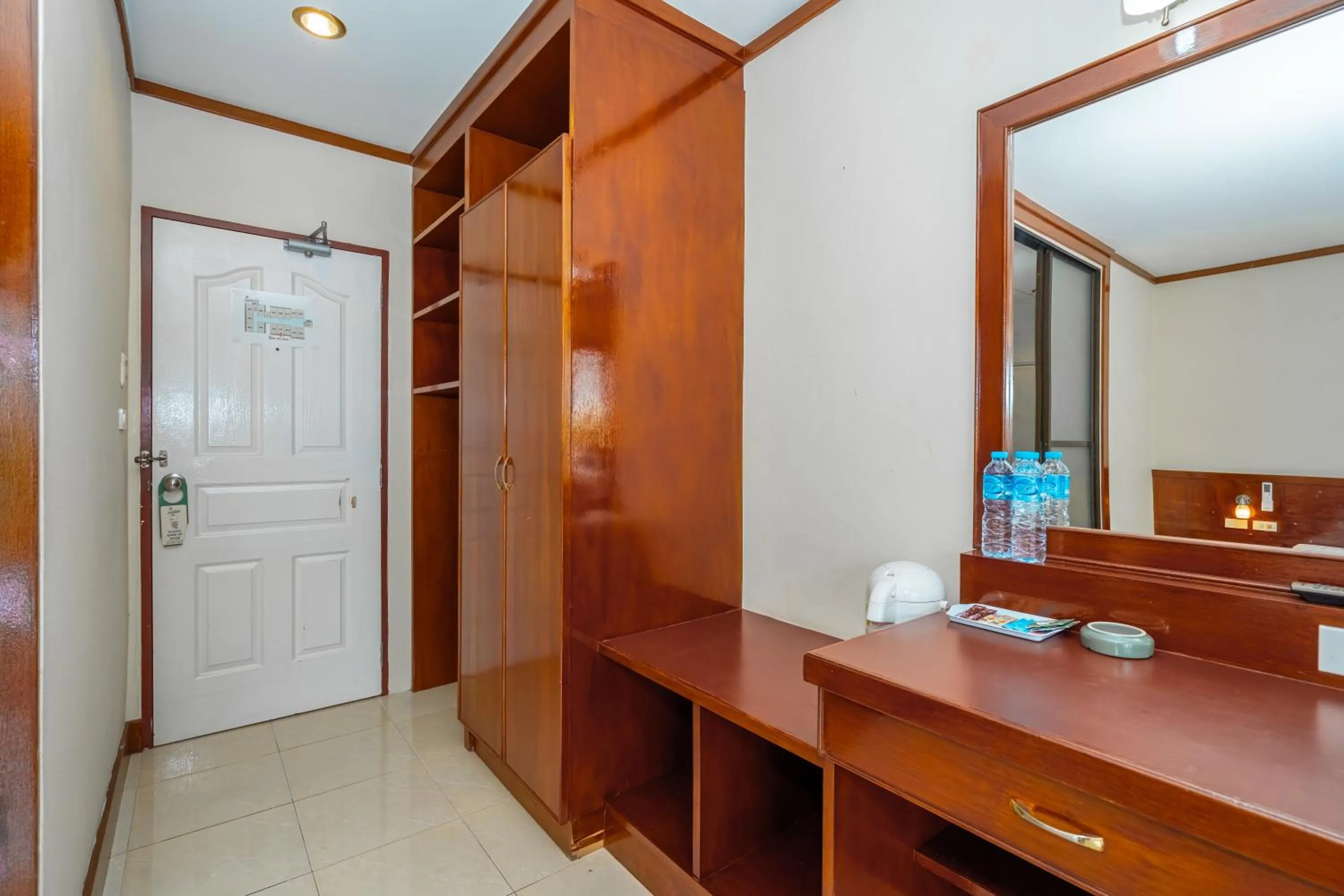 wardrobe in Outdoor Inn Kata Hotel
