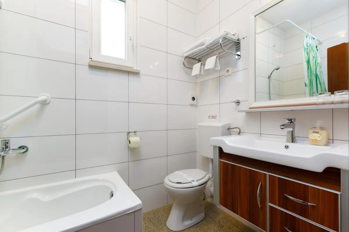 Bathroom in Ark Beach Apartments