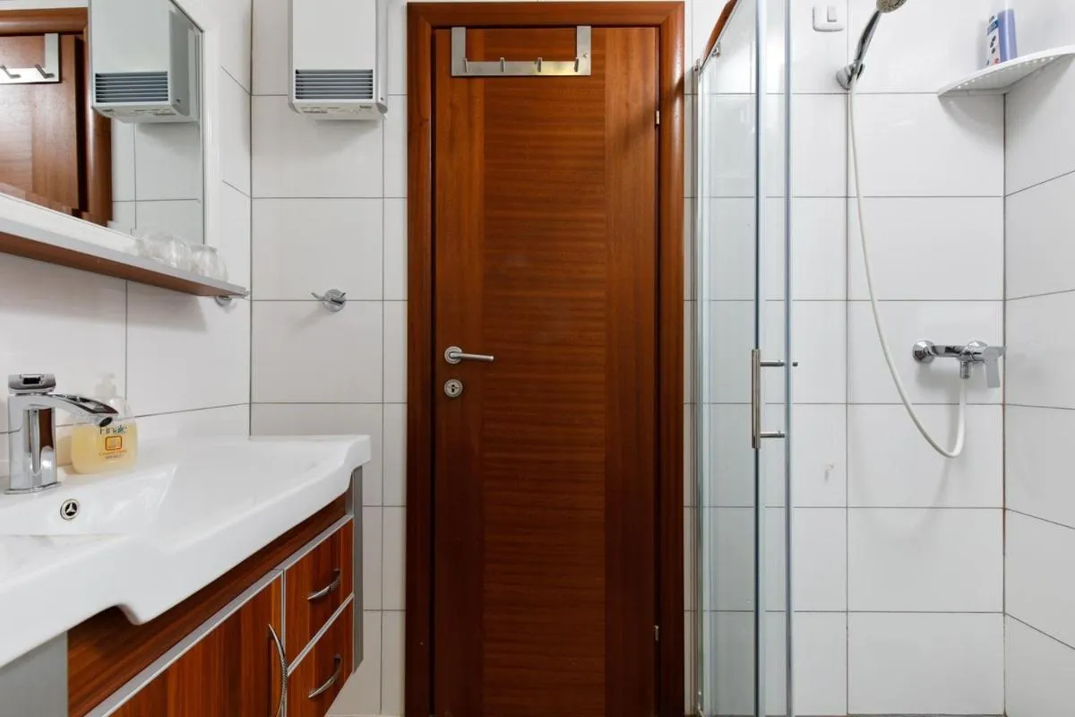 Bathroom in Ark Beach Apartments