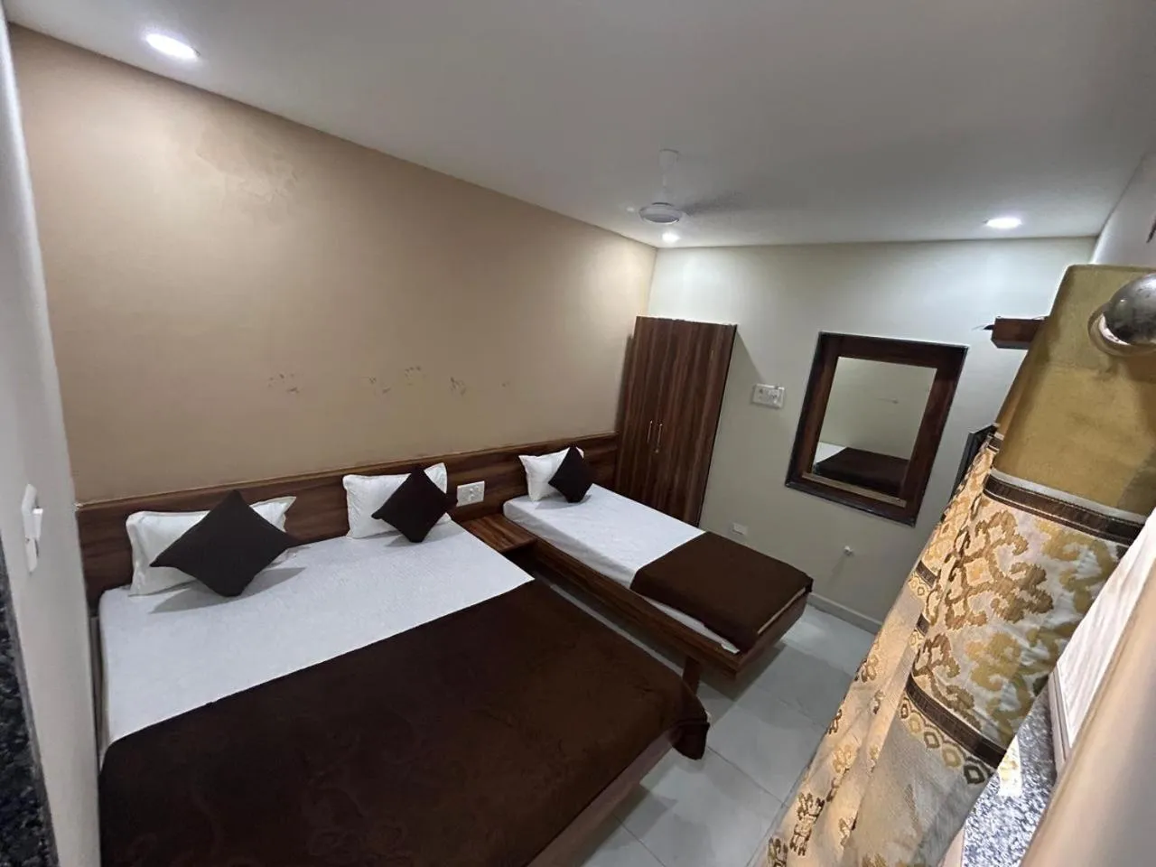 Bedroom, Bed in Hotel Samruddhi Residency