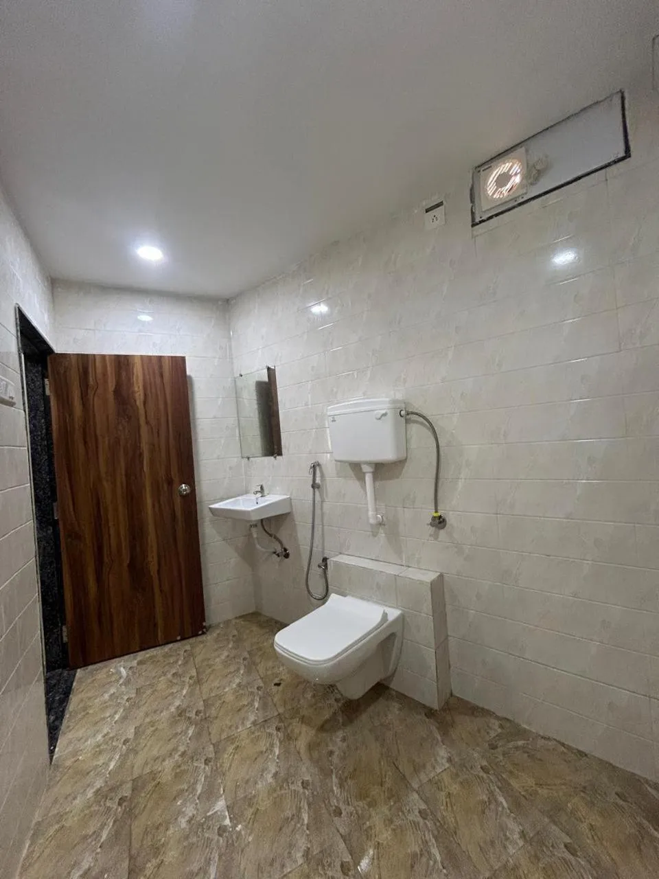 Shower in Hotel Samruddhi Residency
