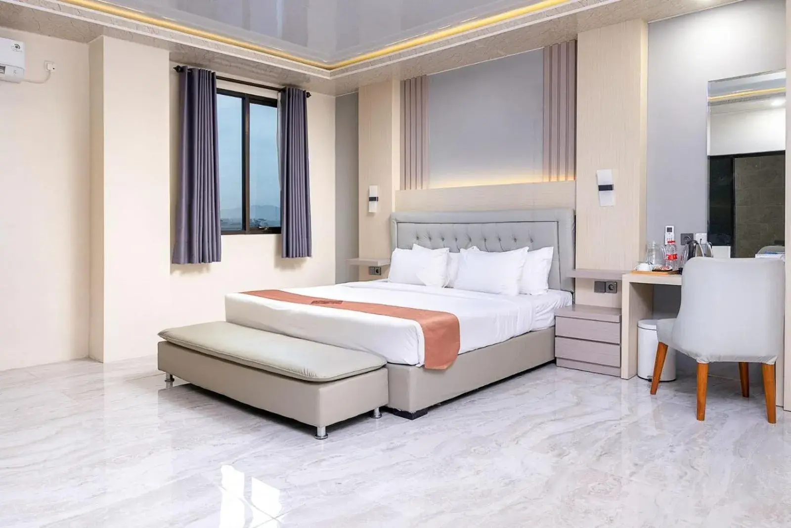 Deluxe Double Room in Grand Valonia Hotel Cafe & Park Jember Deluxe Double Room in Grand Valonia Hotel Cafe & Park Jember