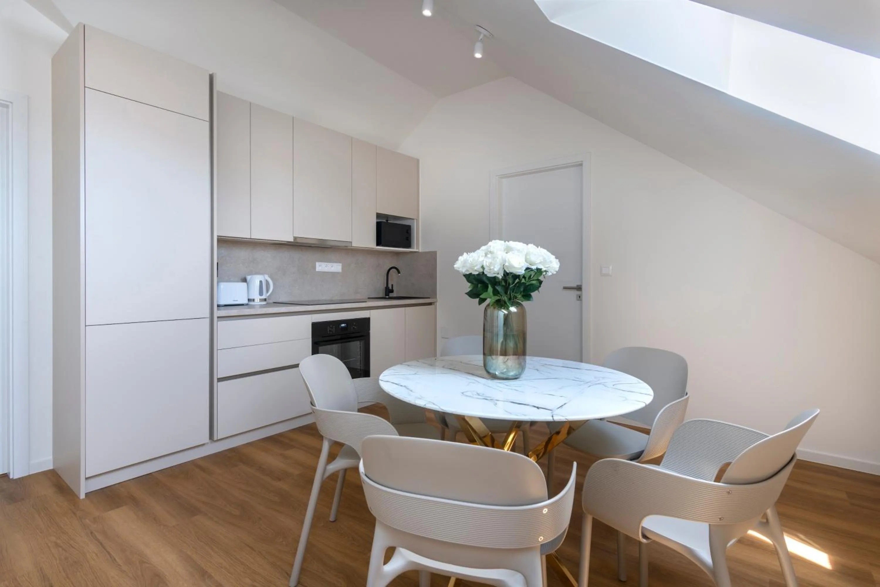 Kitchen or kitchenette in Encore Boutique Residence by Dwellfort