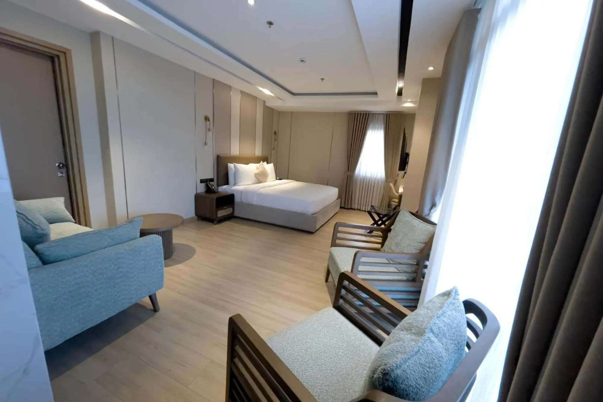 View (from property/room), Bed in Belajandro Hotel Angeles City