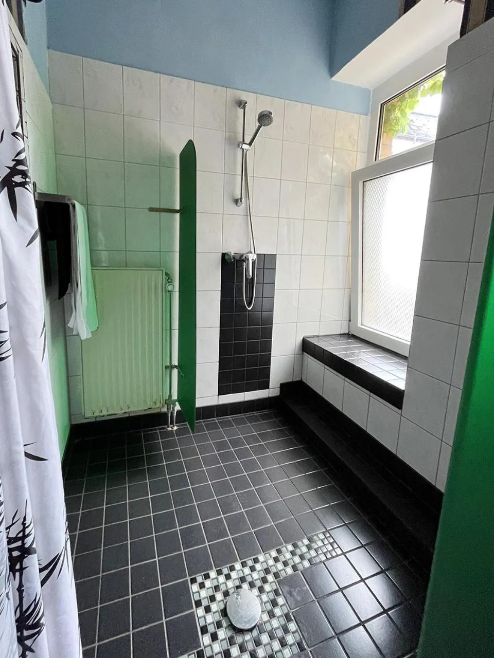 Shower in Homeplanet Hostel
