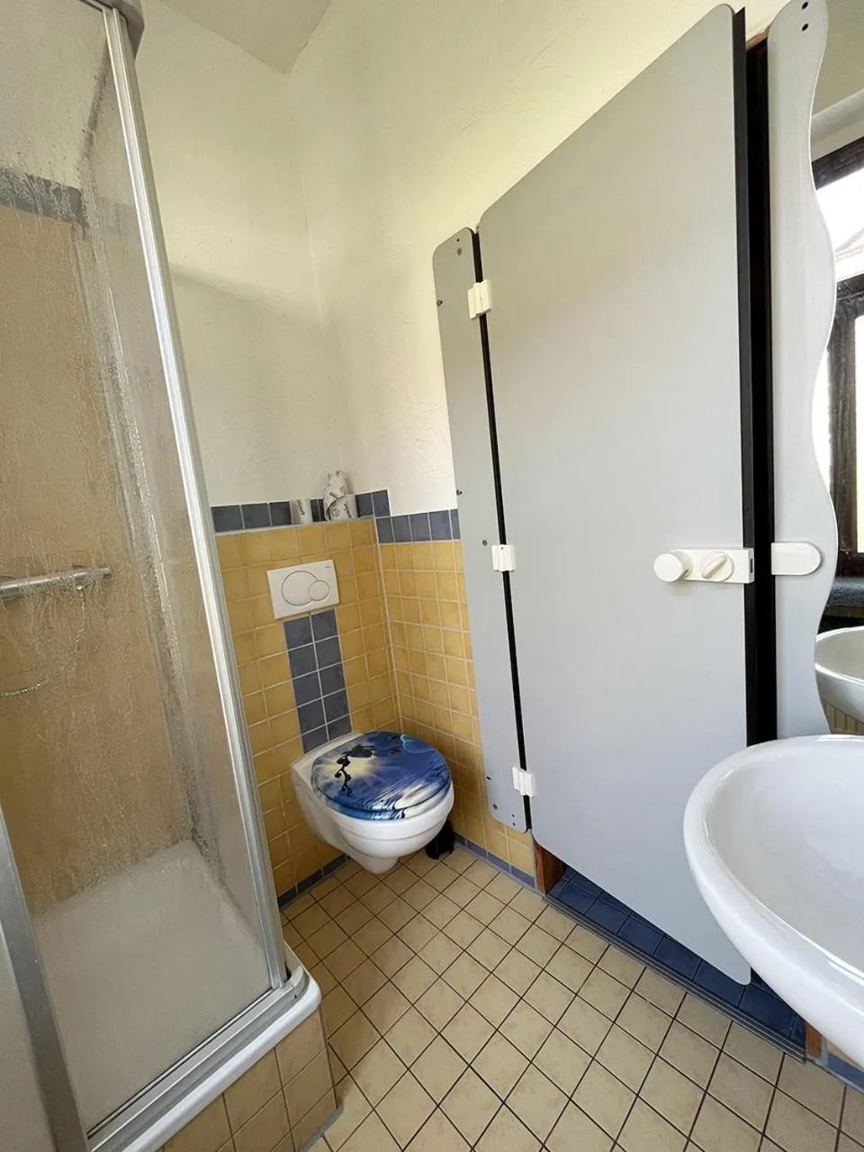 Shower in Homeplanet Hostel