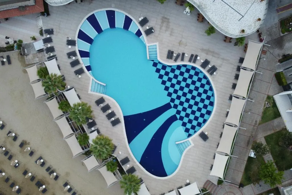 Swimming pool in Turunc Resort Hotel