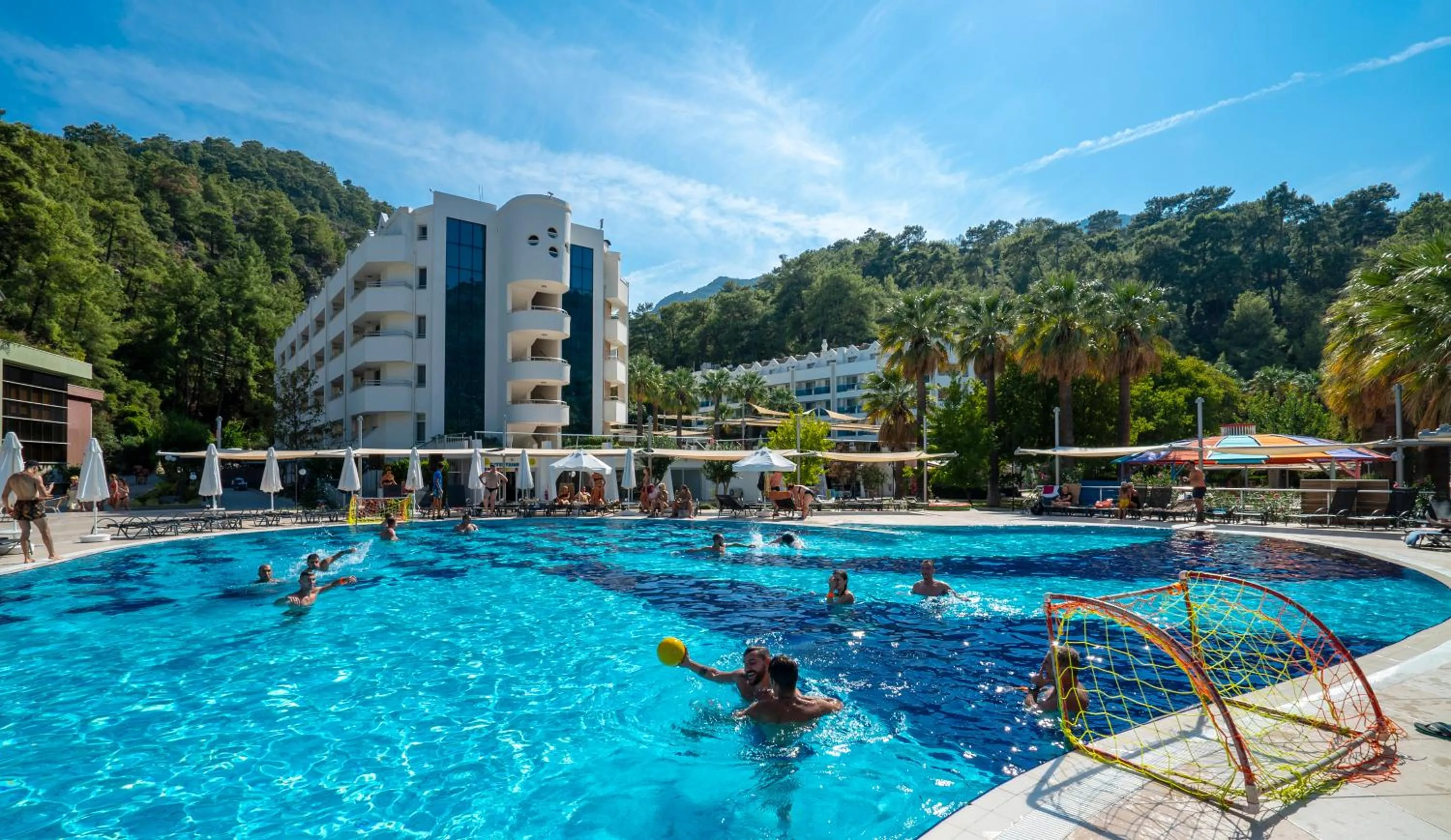 Swimming pool in Turunc Resort Hotel