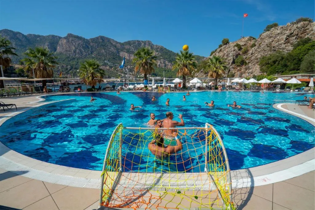 Swimming pool in Turunc Resort Hotel