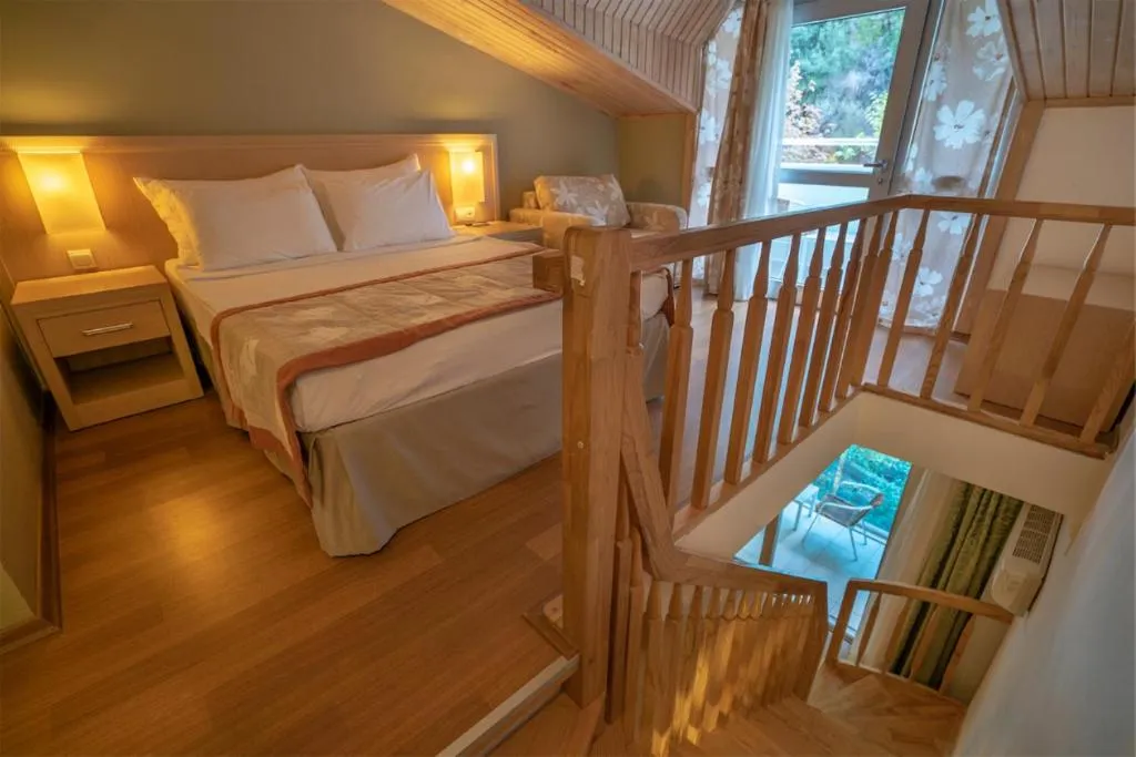 Bedroom, Bed in Turunc Resort Hotel