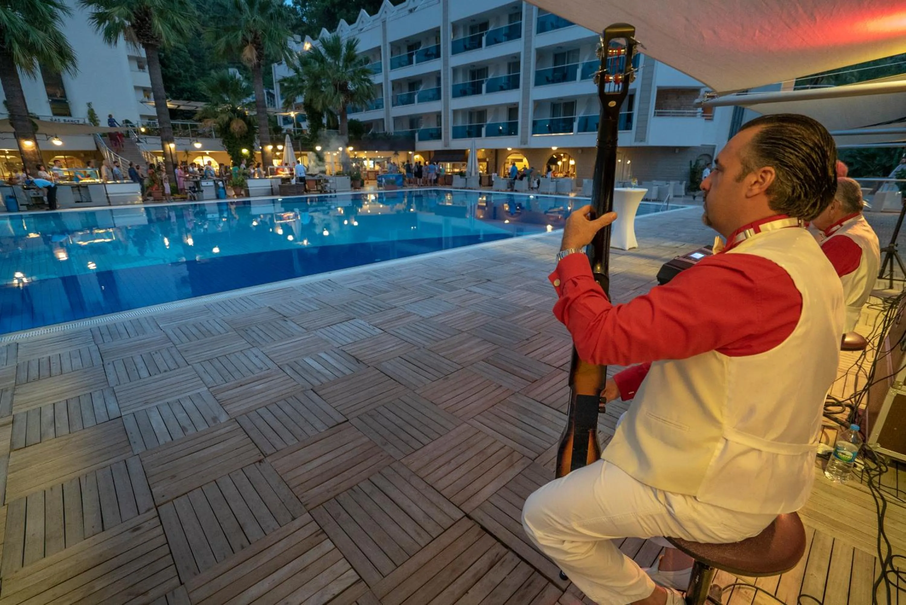 Evening entertainment in Turunc Resort Hotel