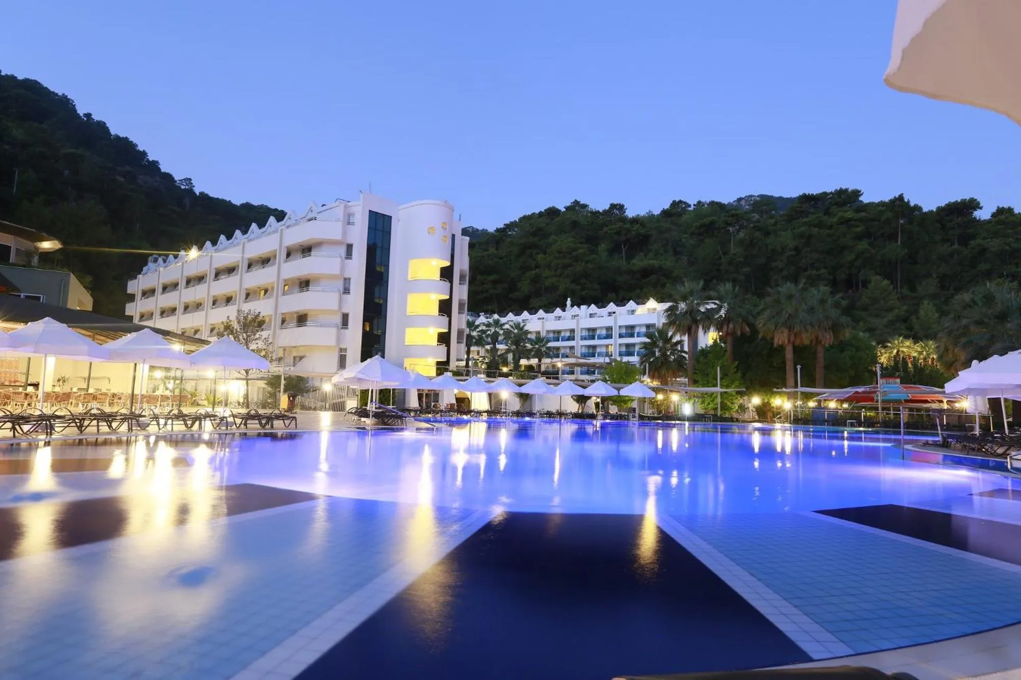 Swimming pool in Turunc Resort Hotel