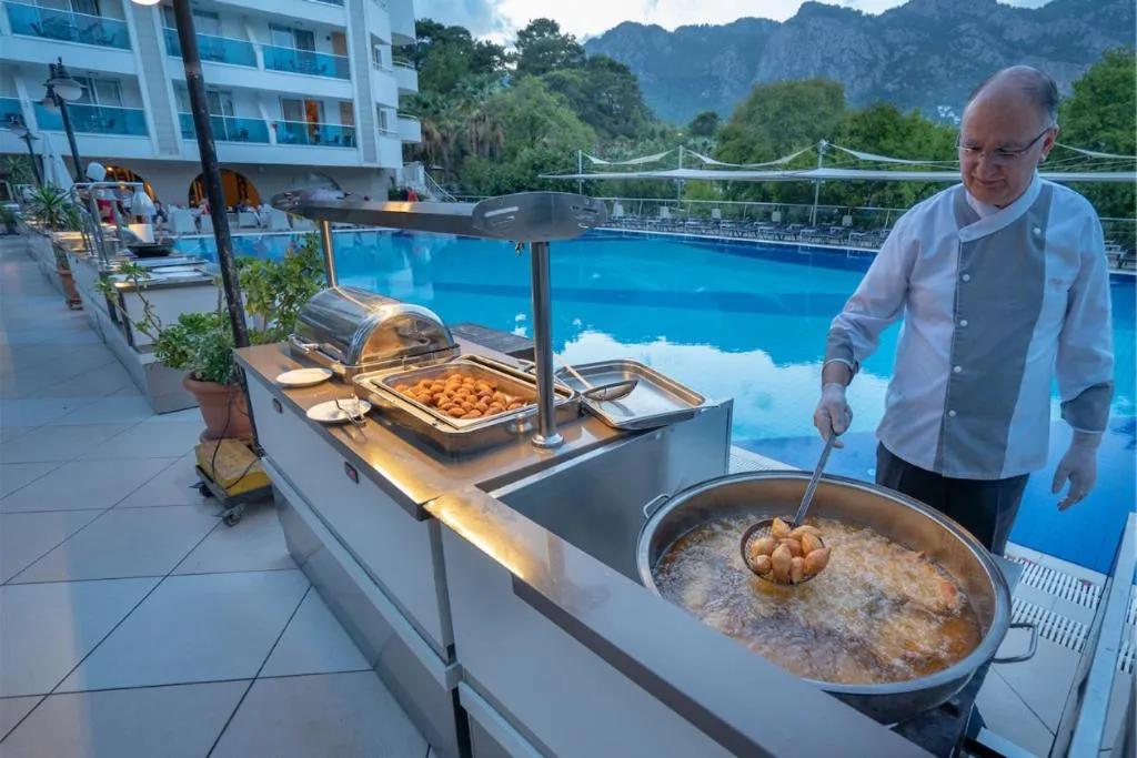 Restaurant/places to eat in Turunc Resort Hotel