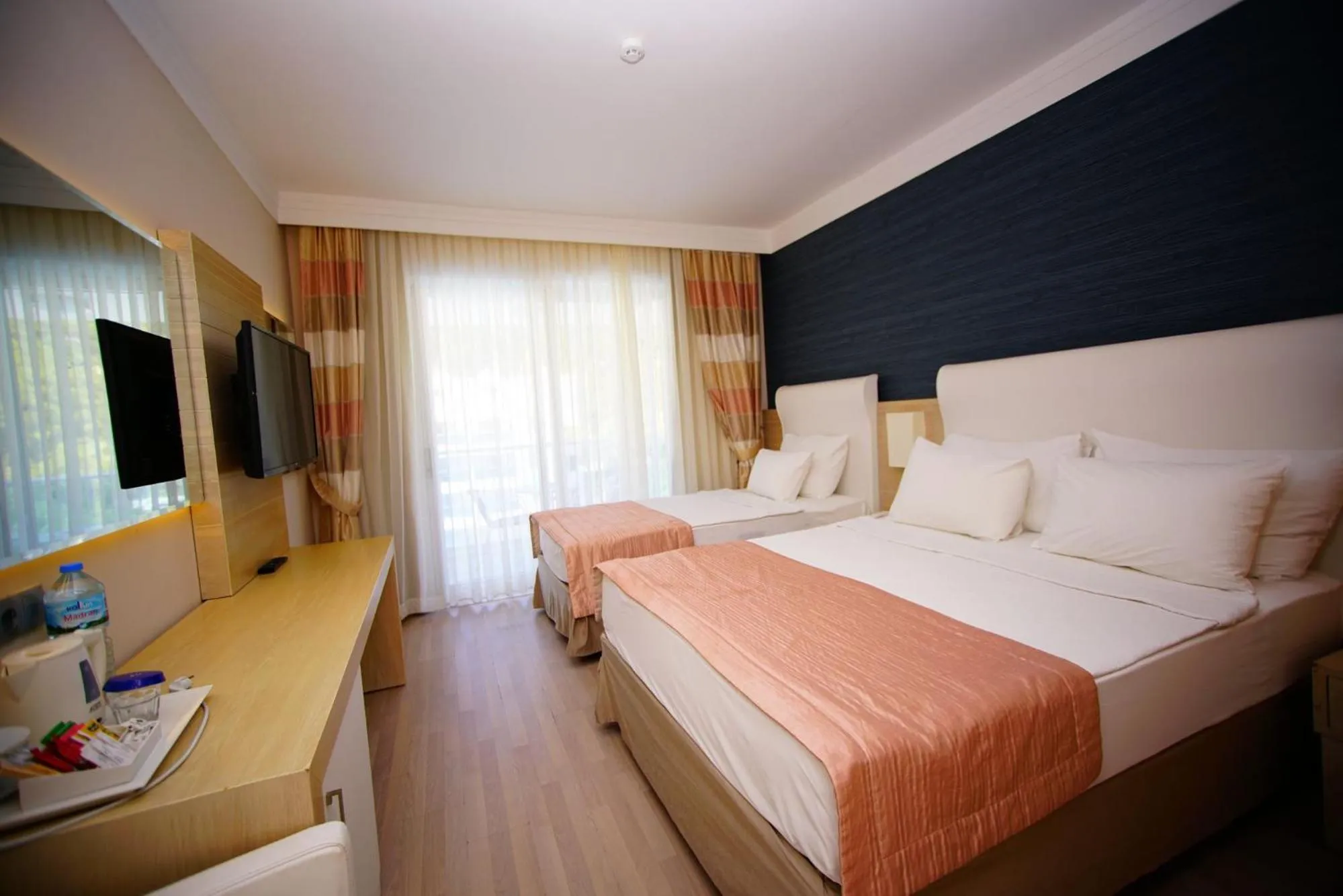 Bedroom, Bed in Turunc Resort Hotel