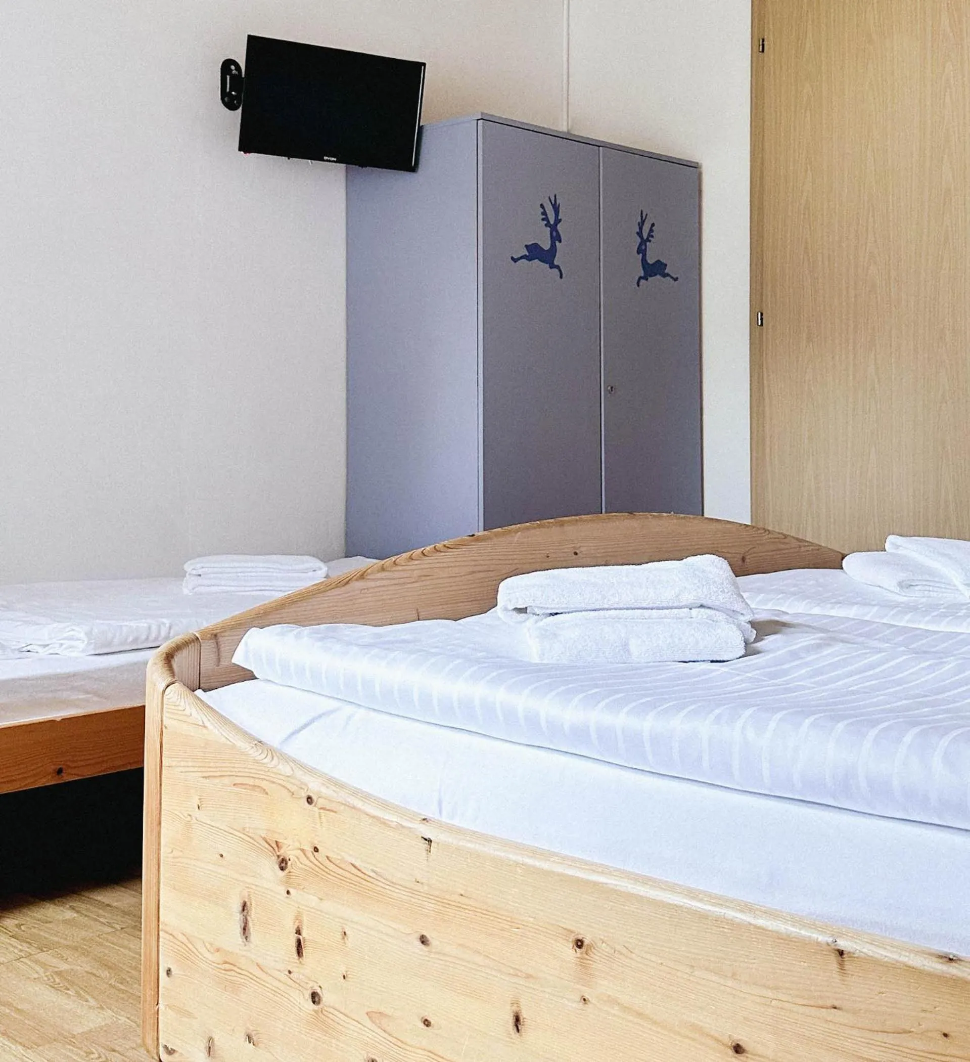 Photo of the whole room, Bed in s´Amagmach