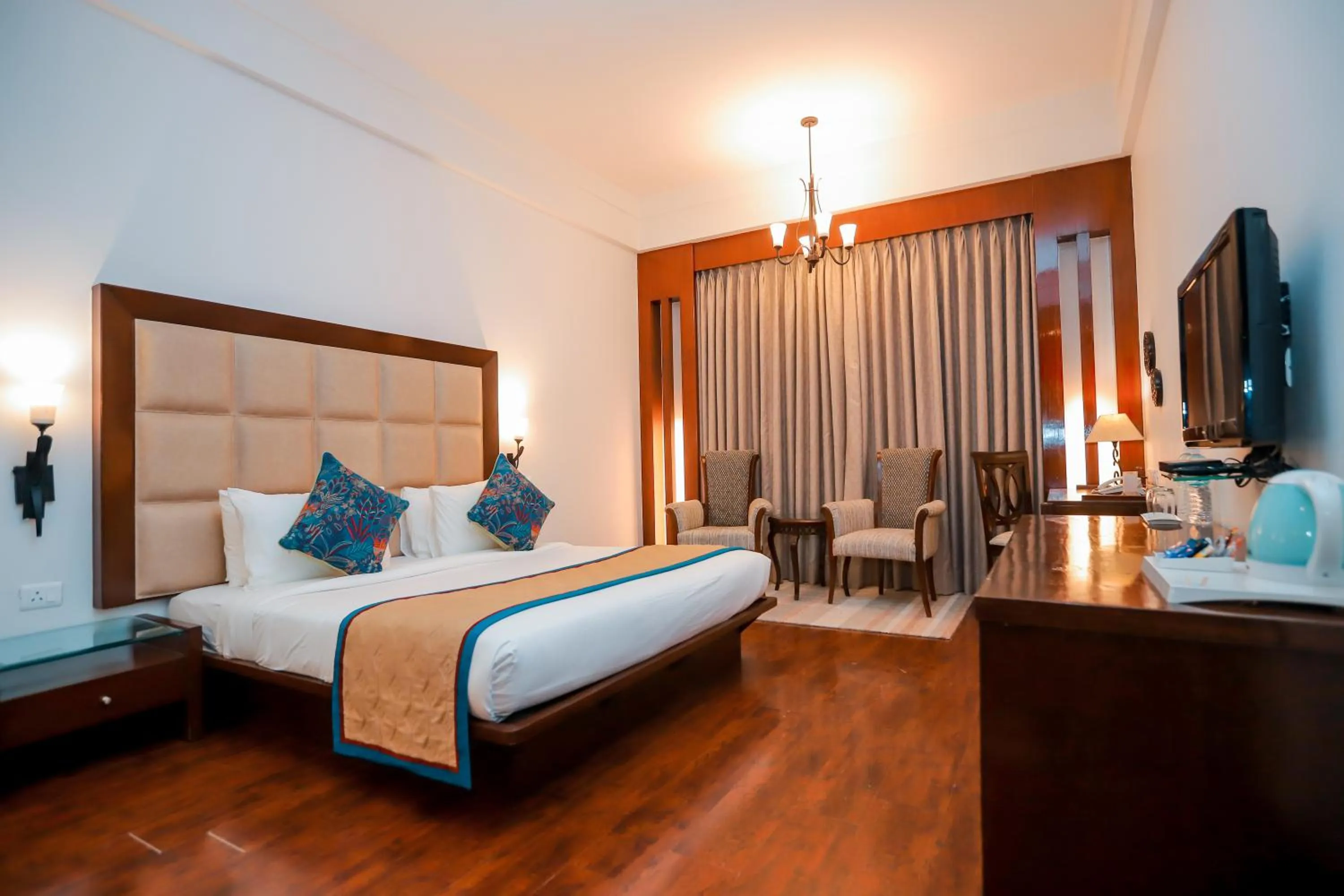 Bed in Bel-La Monde Hotel NH8 at 6km from IGI Airport Delhi