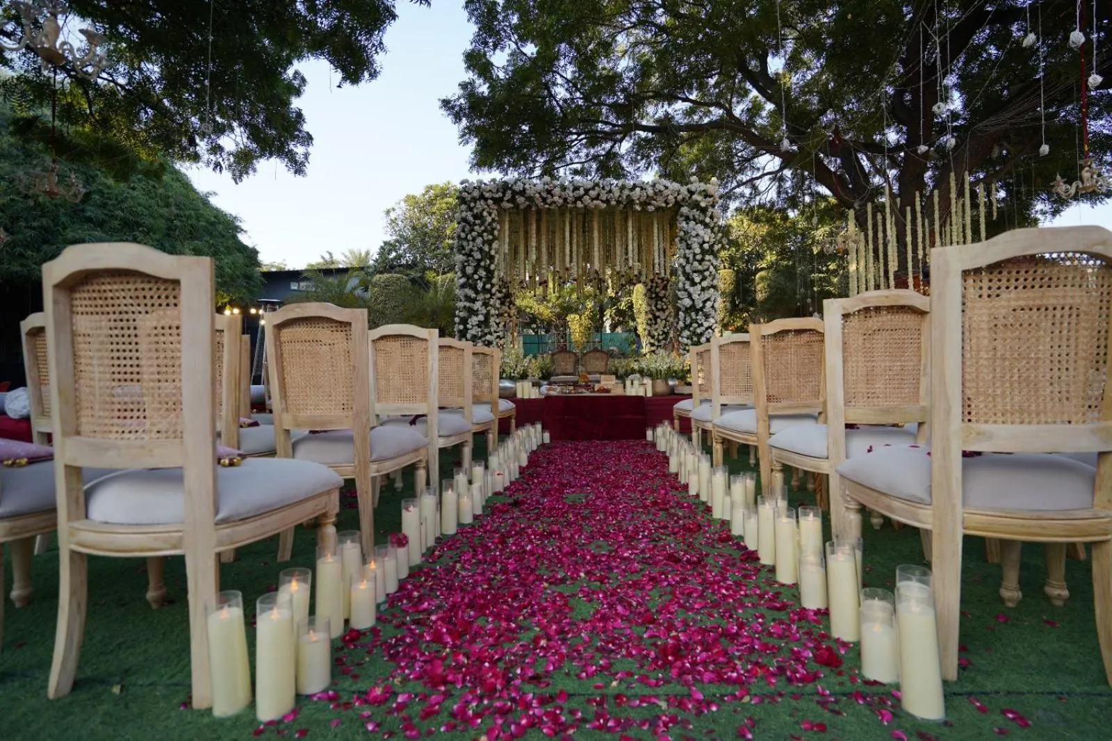 Banquet/Function facilities in Bel-La Monde Hotel NH8 at 6km from IGI Airport Delhi