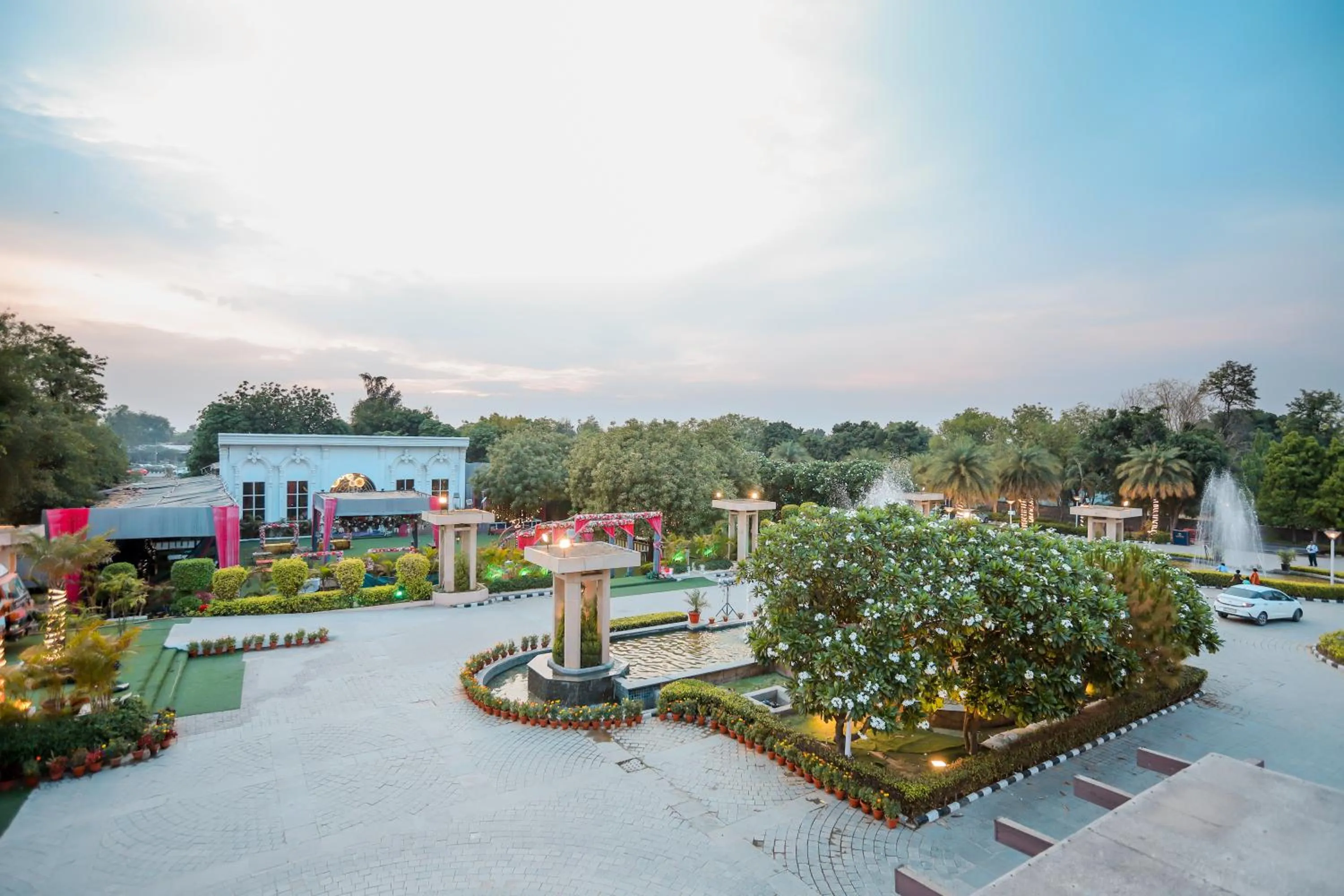 Property building in Bel-La Monde Hotel NH8 at 6km from IGI Airport Delhi