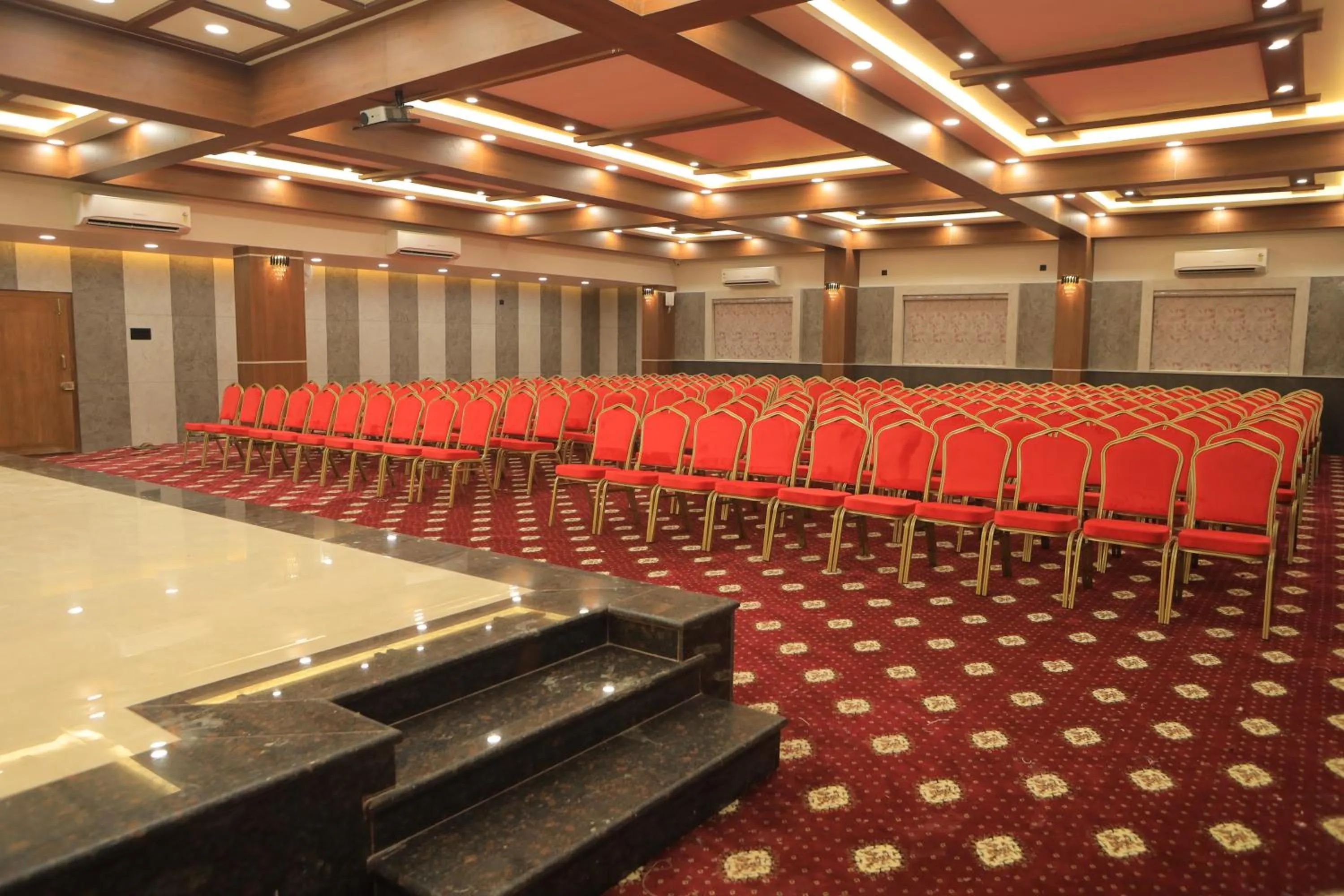 Business facilities in KANS ONE - Hotel & Banquets