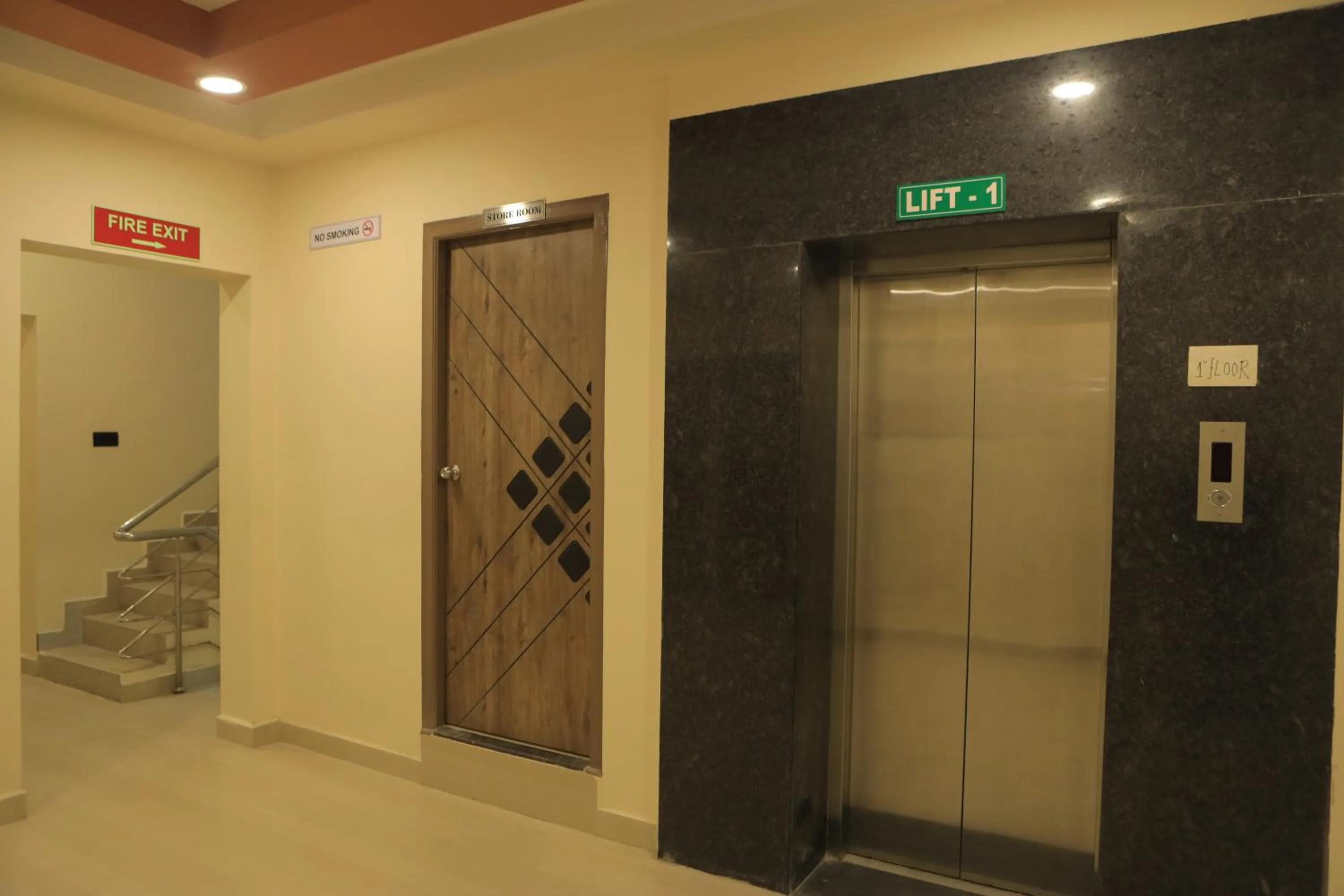 elevator in KANS ONE - Hotel & Banquets