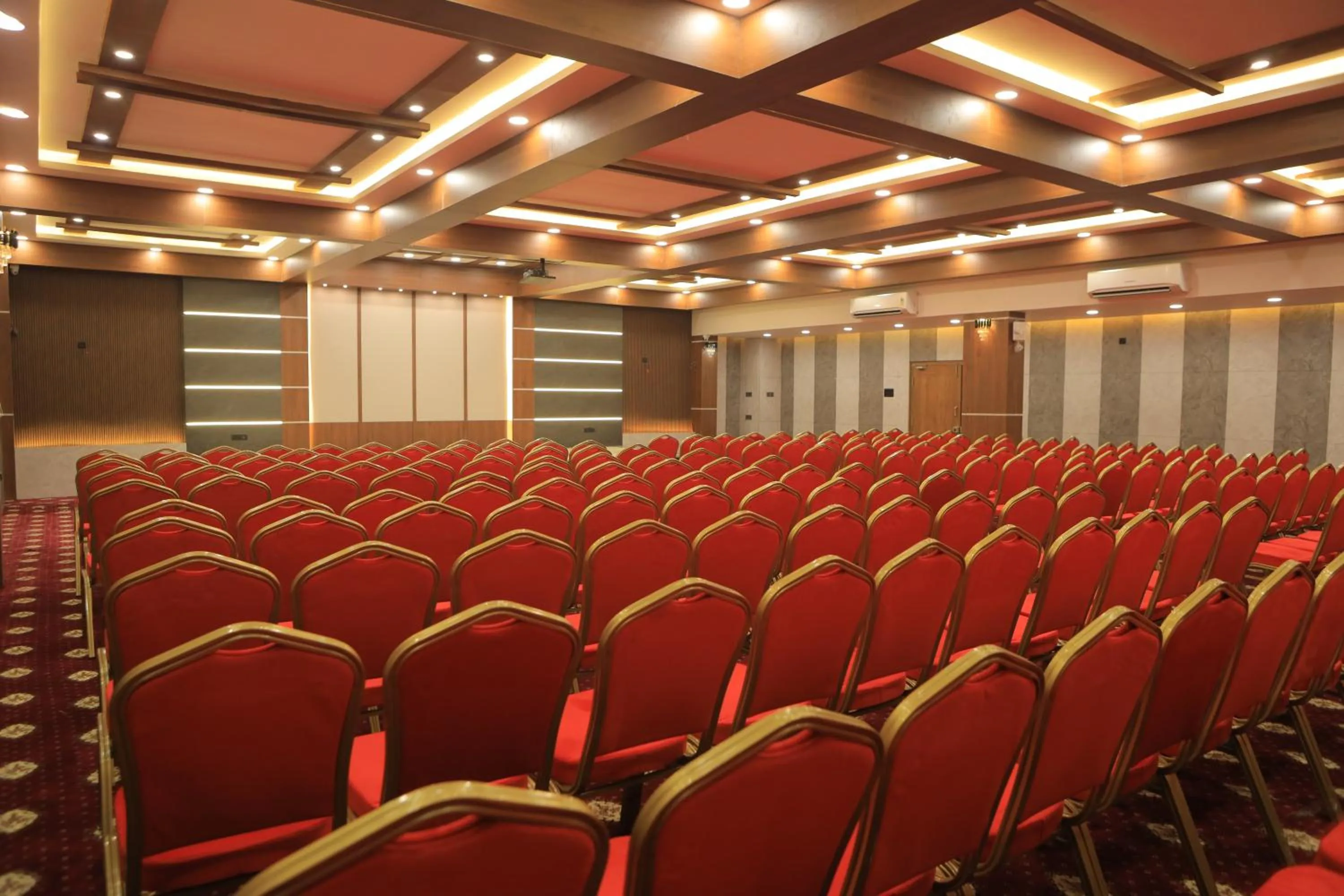 Business facilities in KANS ONE - Hotel & Banquets