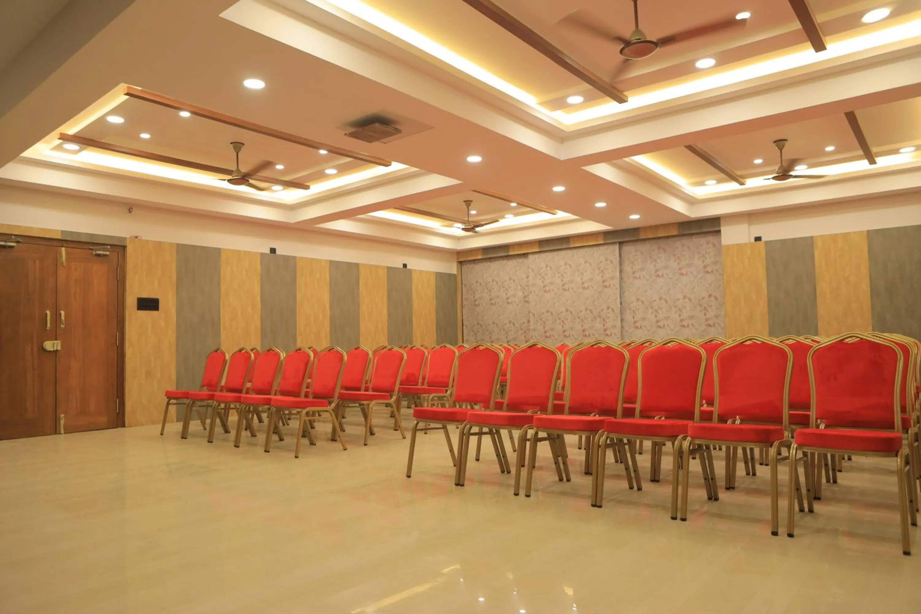 Business facilities in KANS ONE - Hotel & Banquets