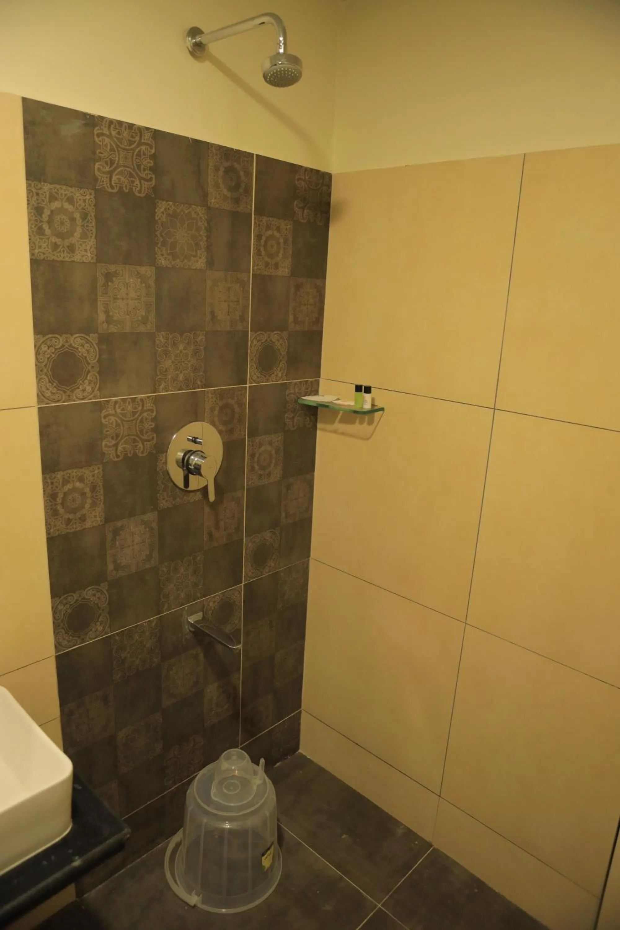 Shower in KANS ONE - Hotel & Banquets