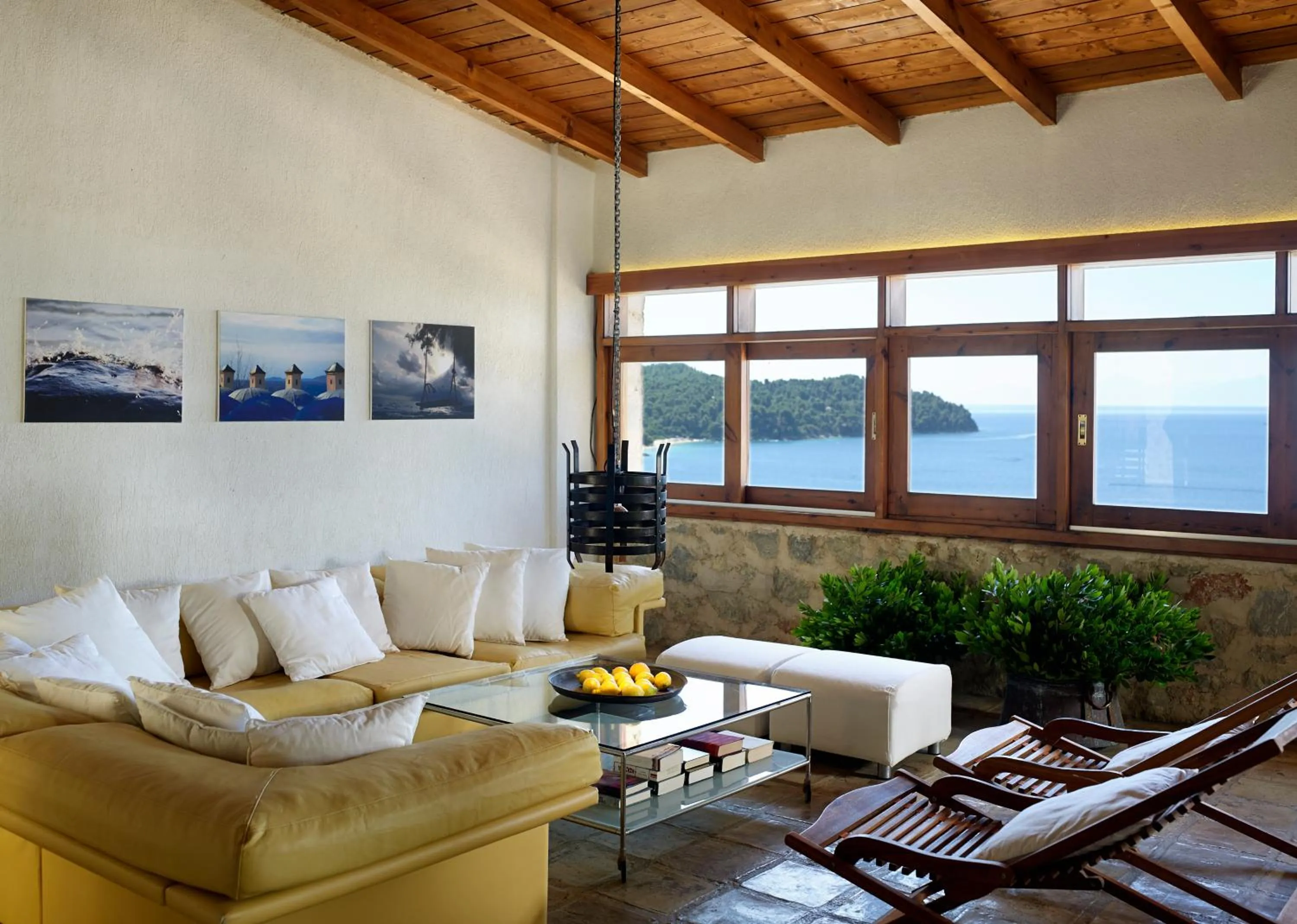 Living room in Atrium Hotel