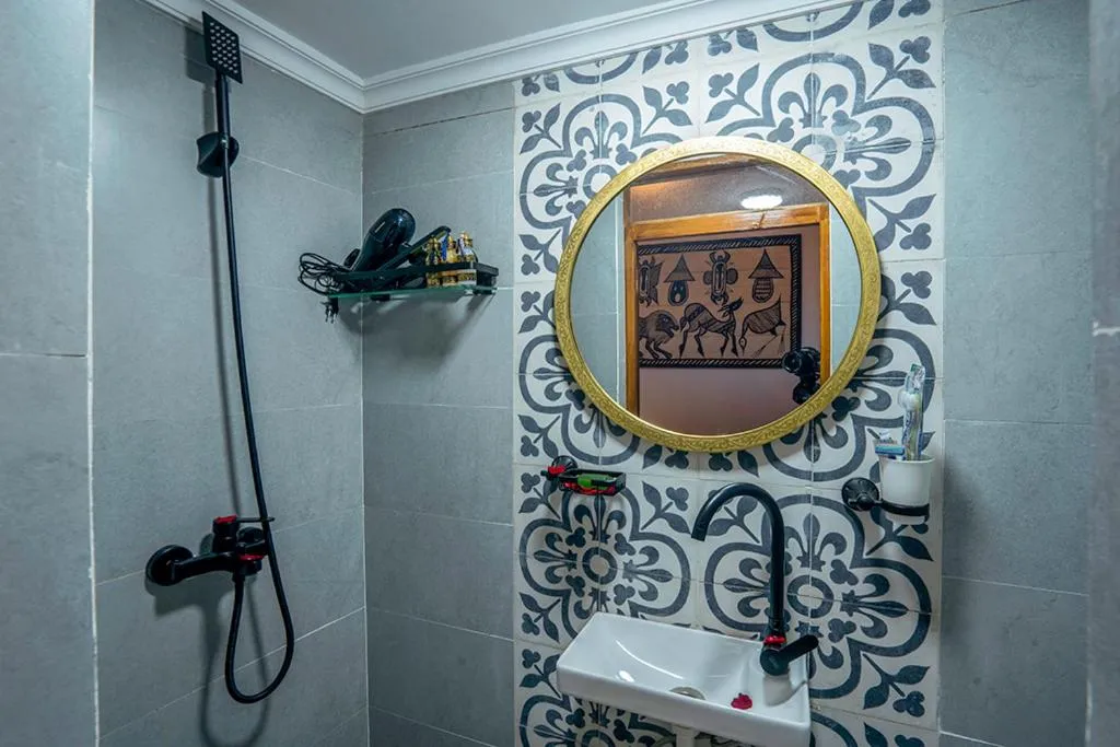 Shower in Riad Le Nid De Fatima