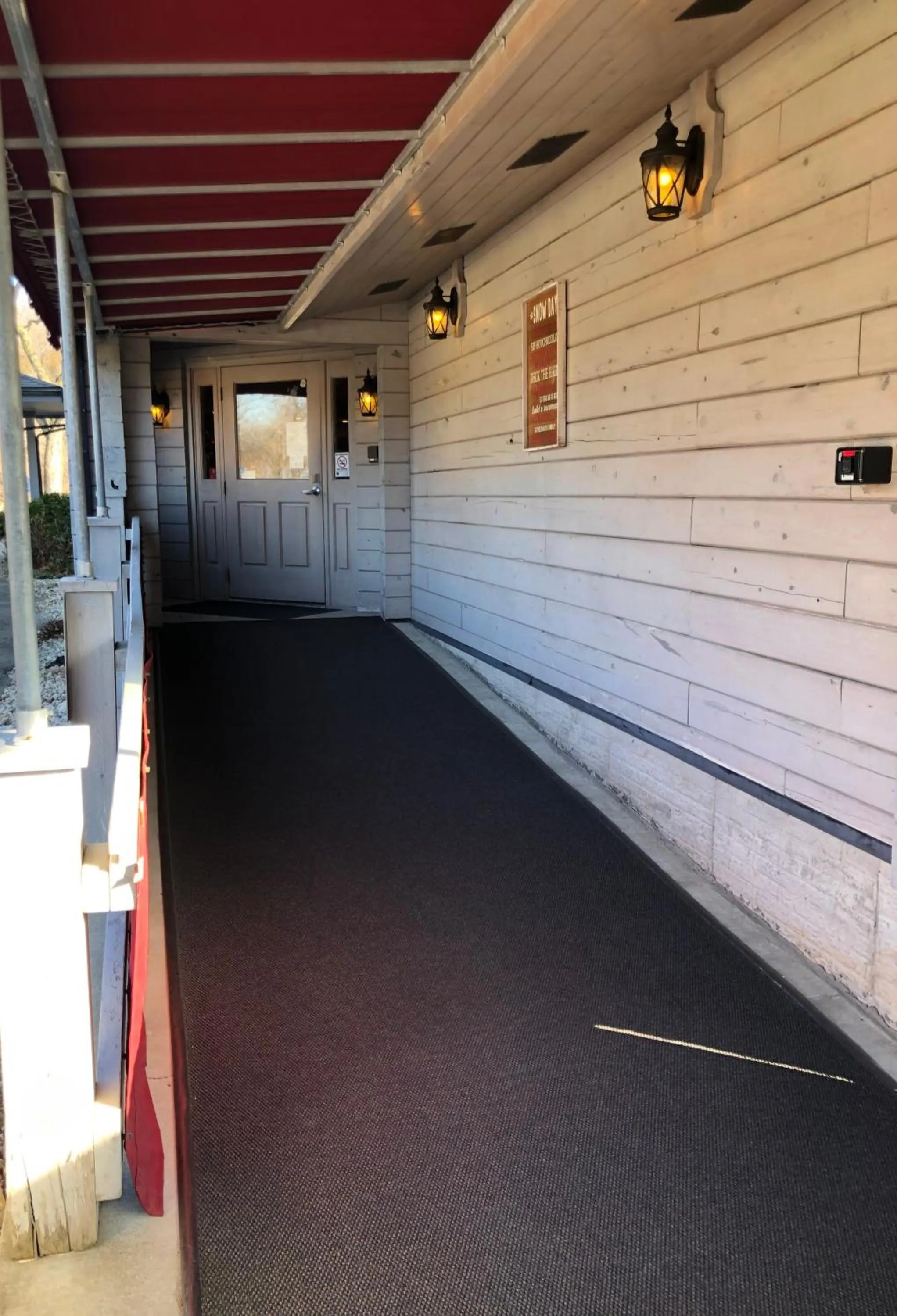 Property building in Paddle Wheel Inn