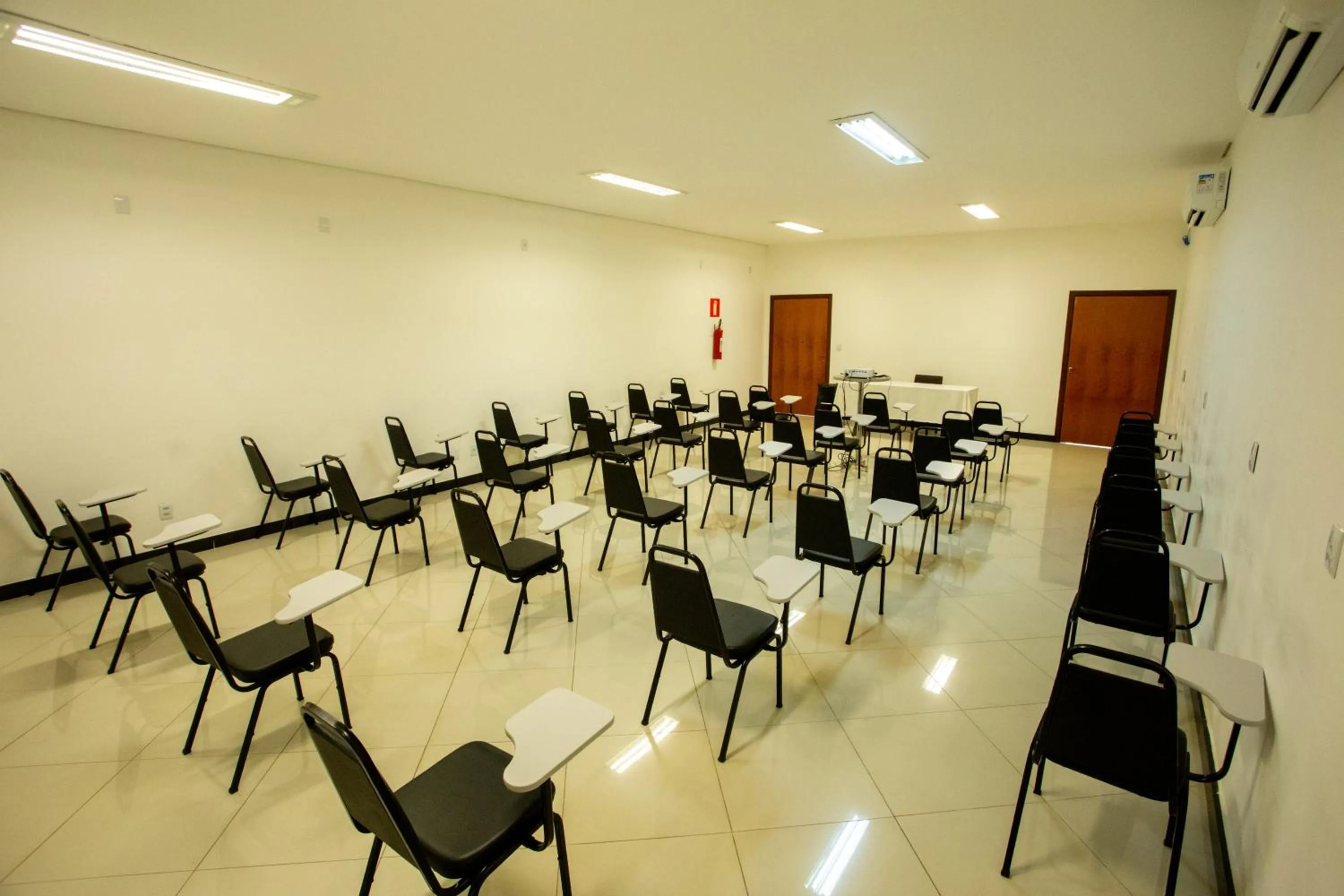 Meeting/conference room in Carlton Plaza Torre