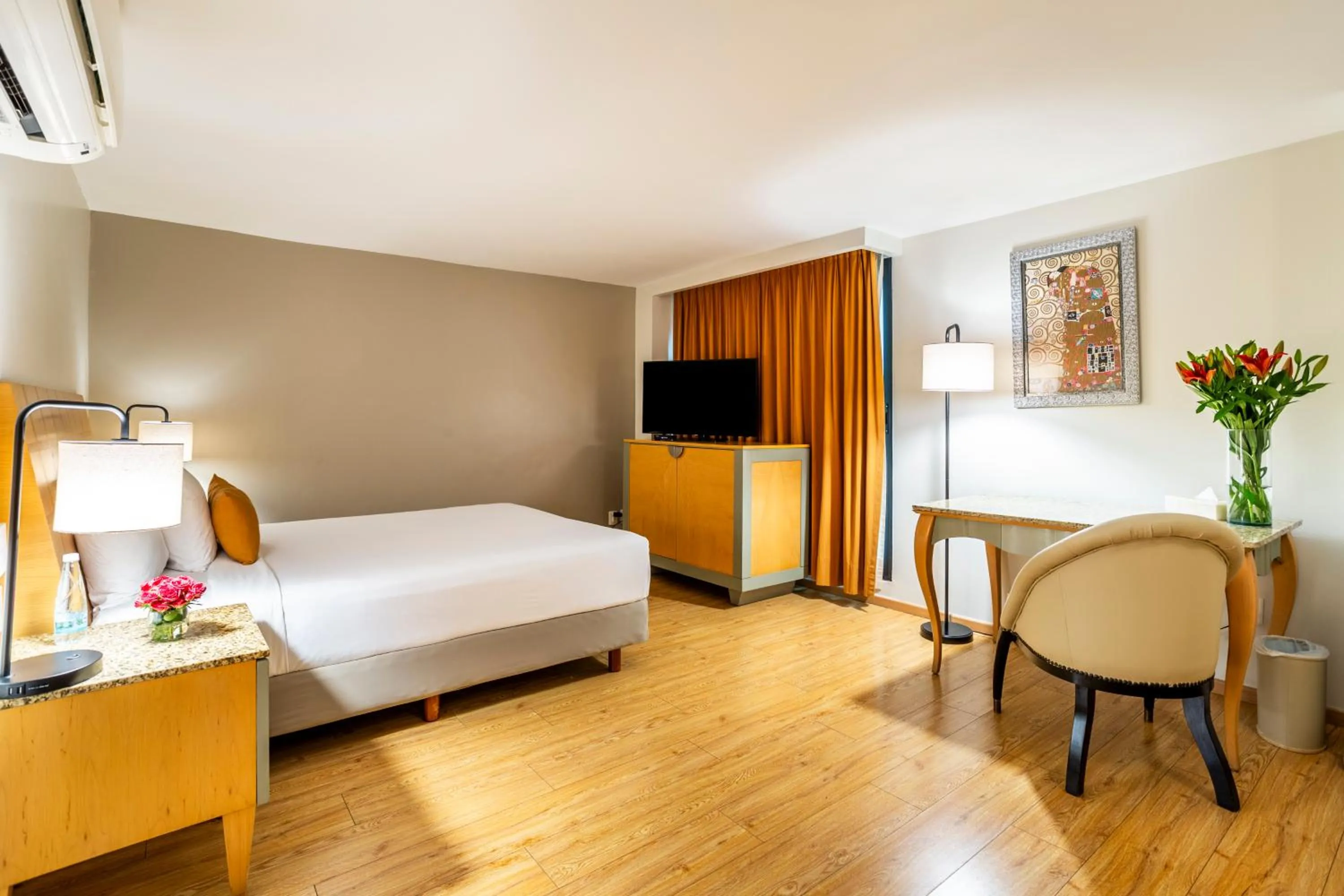 TV and multimedia, Bed in Alteza Polanco