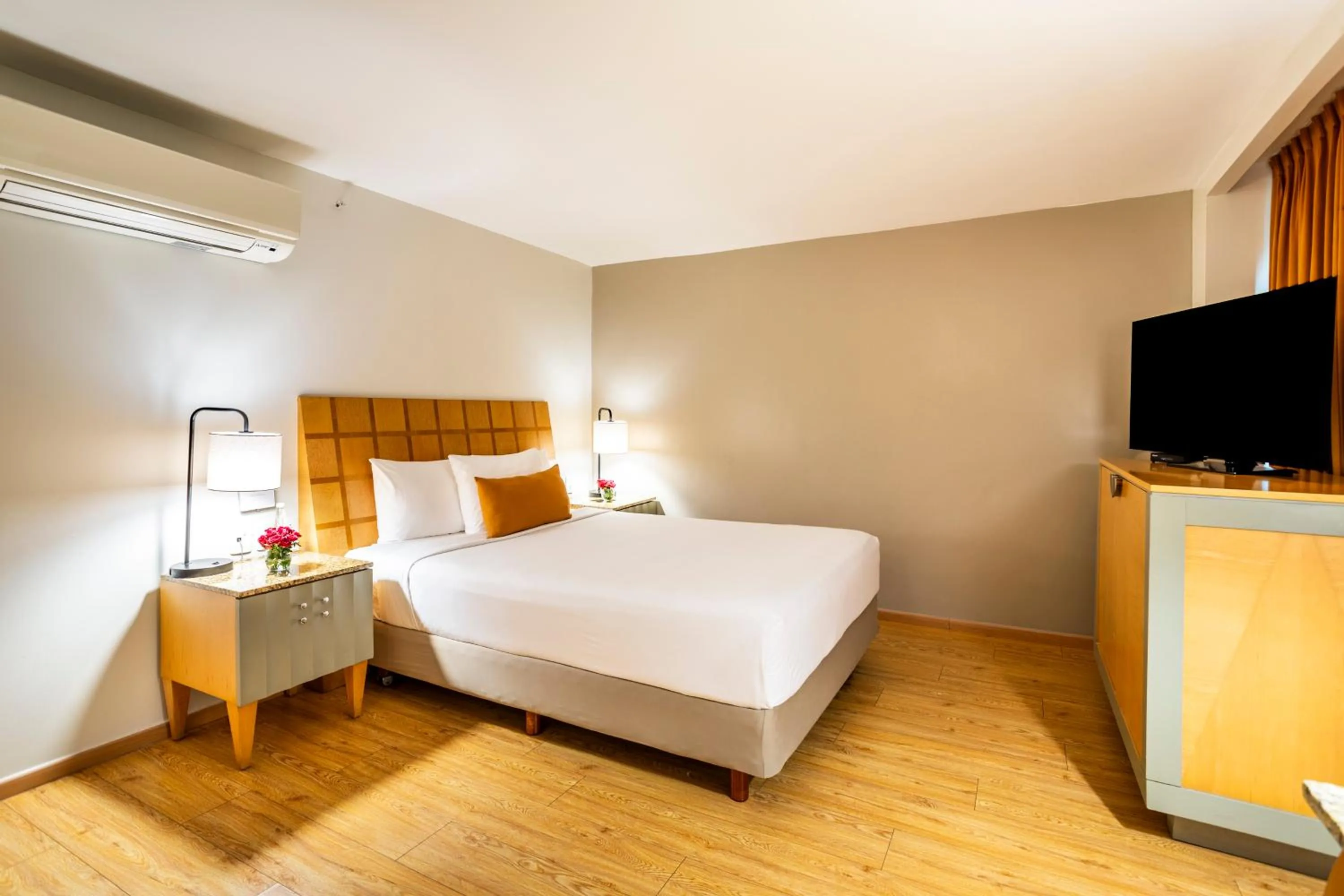 Bedroom, Bed in Alteza Polanco